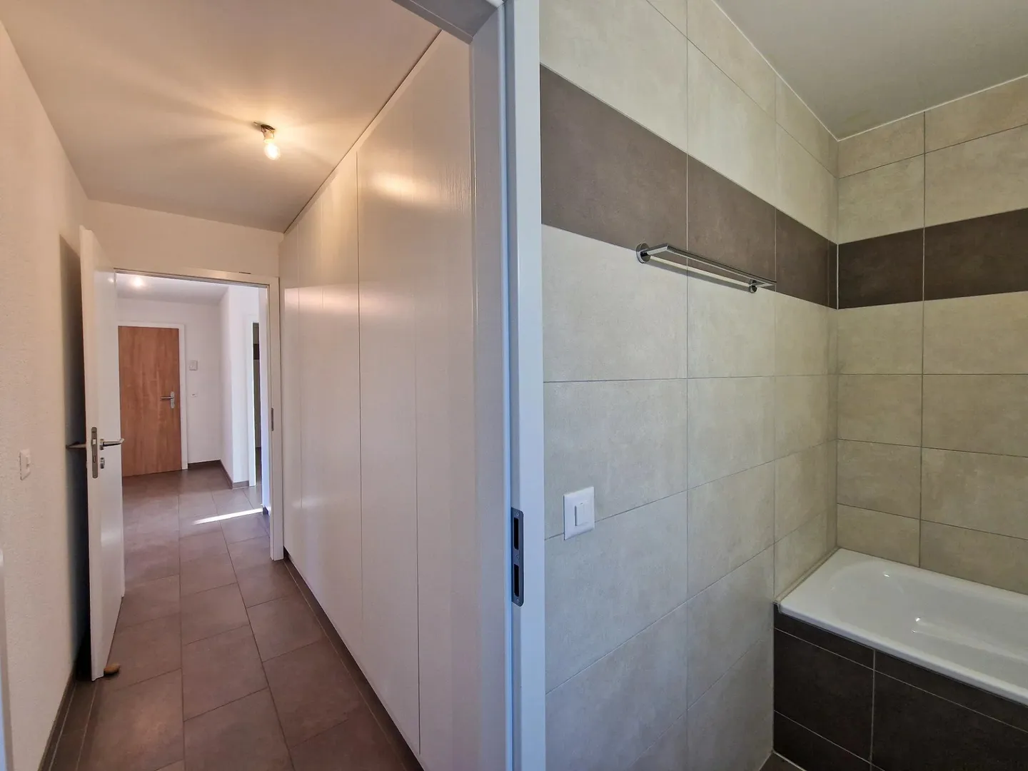 Bel appartement de 2018 avec jardin de 70 m2 et terrasse couverte de 15 m2 - Photo 9 sur 14