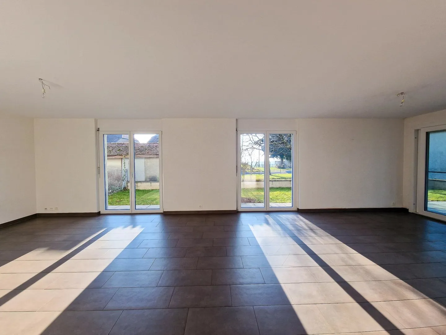 Bel appartement de 2018 avec jardin de 70 m2 et terrasse couverte de 15 m2 - Photo 8 sur 14