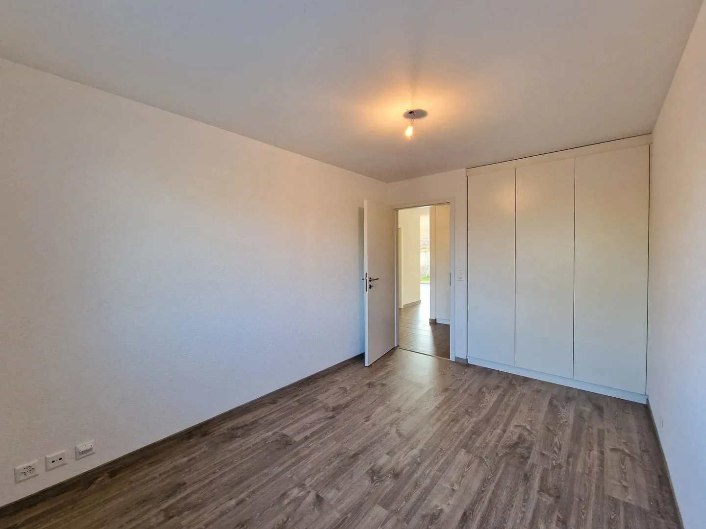 Bel appartement de 2018 avec jardin de 70 m2 et terrasse couverte de 15 m2 - Photo 12 sur 14