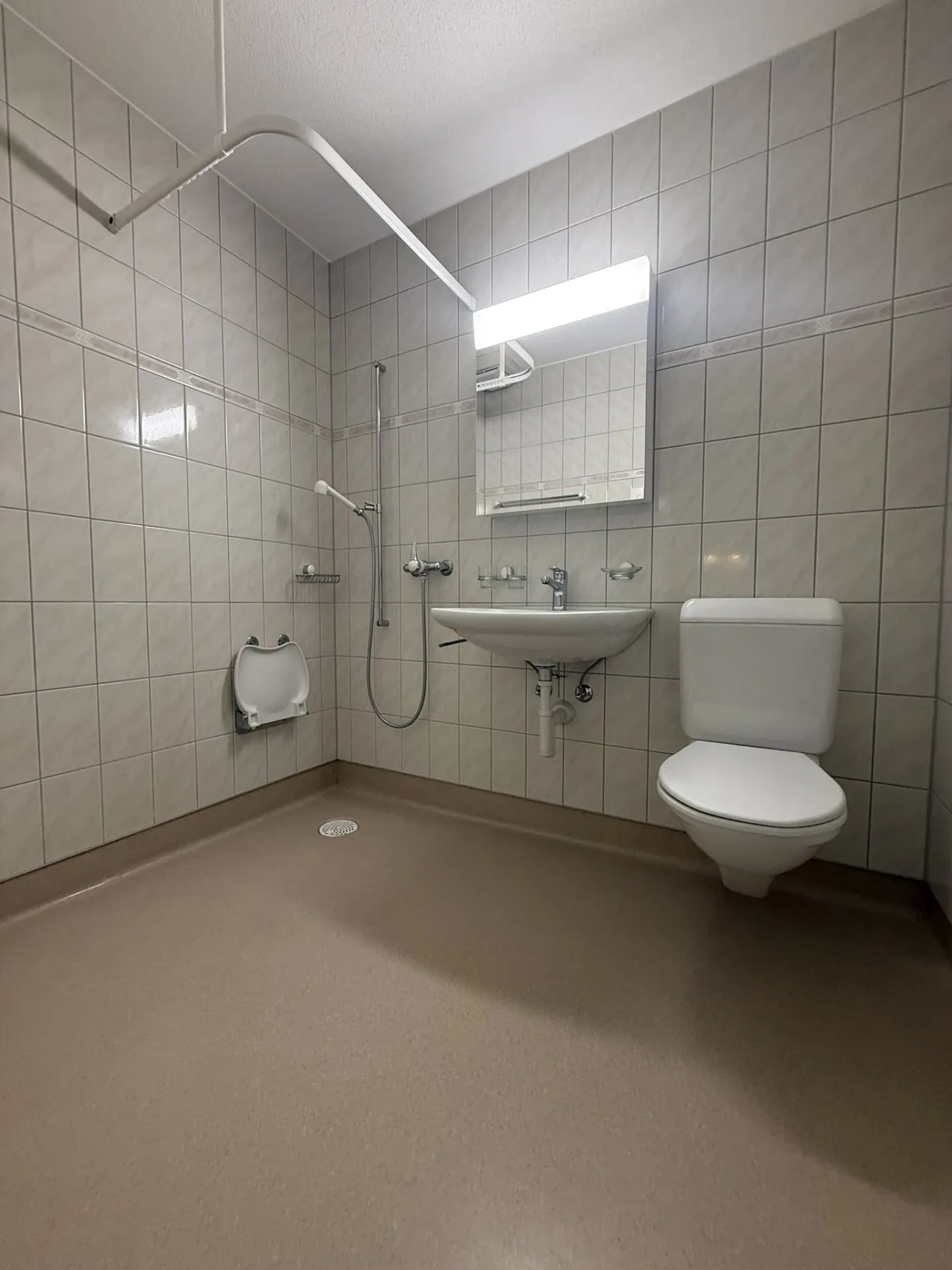 Helles Apartment für Senioren - Foto 8 von 9