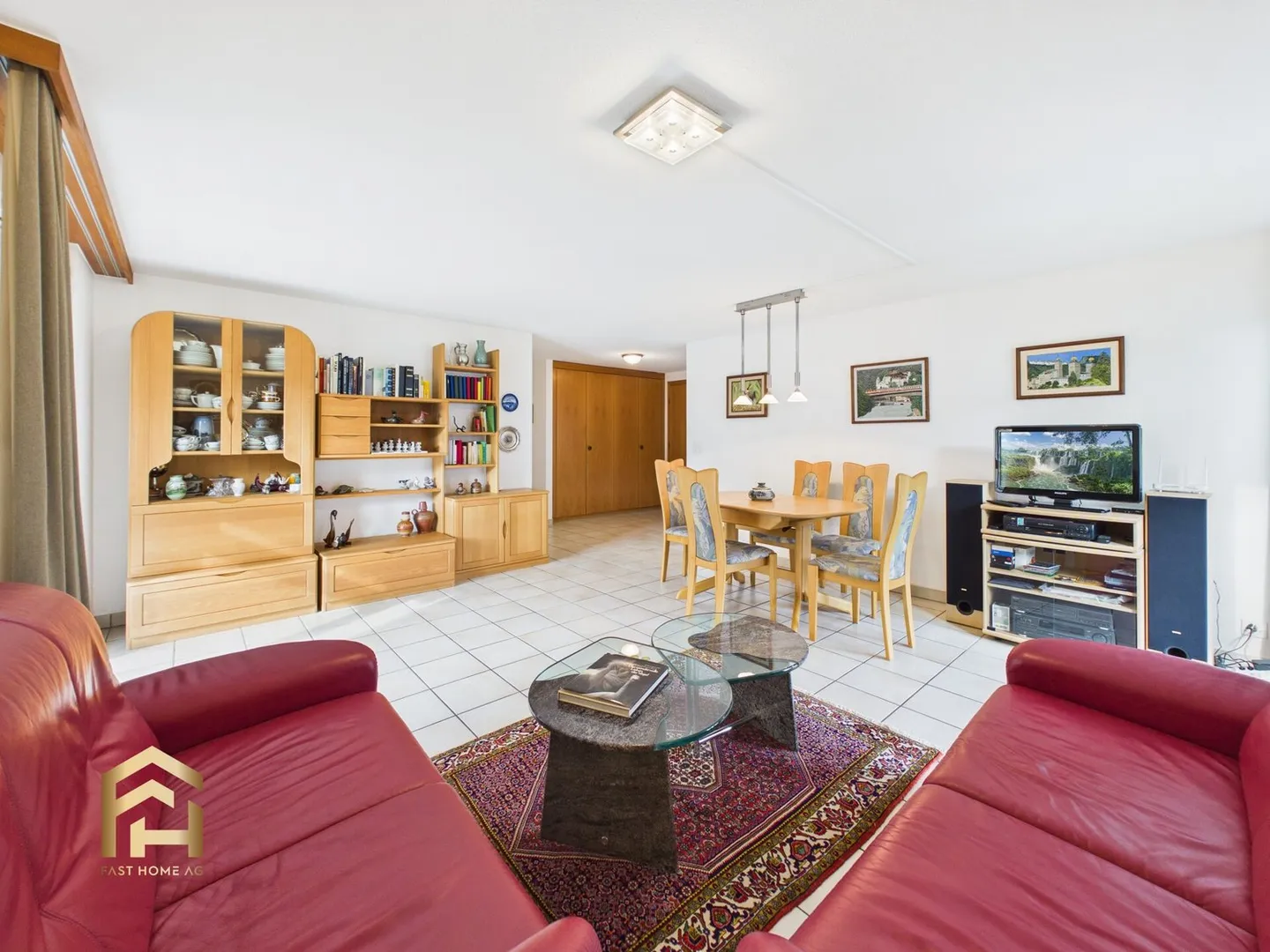 Sunny 4.5-room apartment with two balconies, winter garden and view - Photo 1 of 13