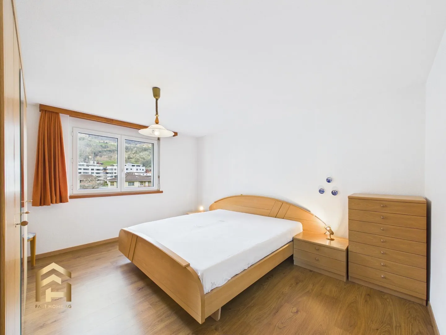 Sunny 4.5-room apartment with two balconies, winter garden and view - Photo 7 of 13