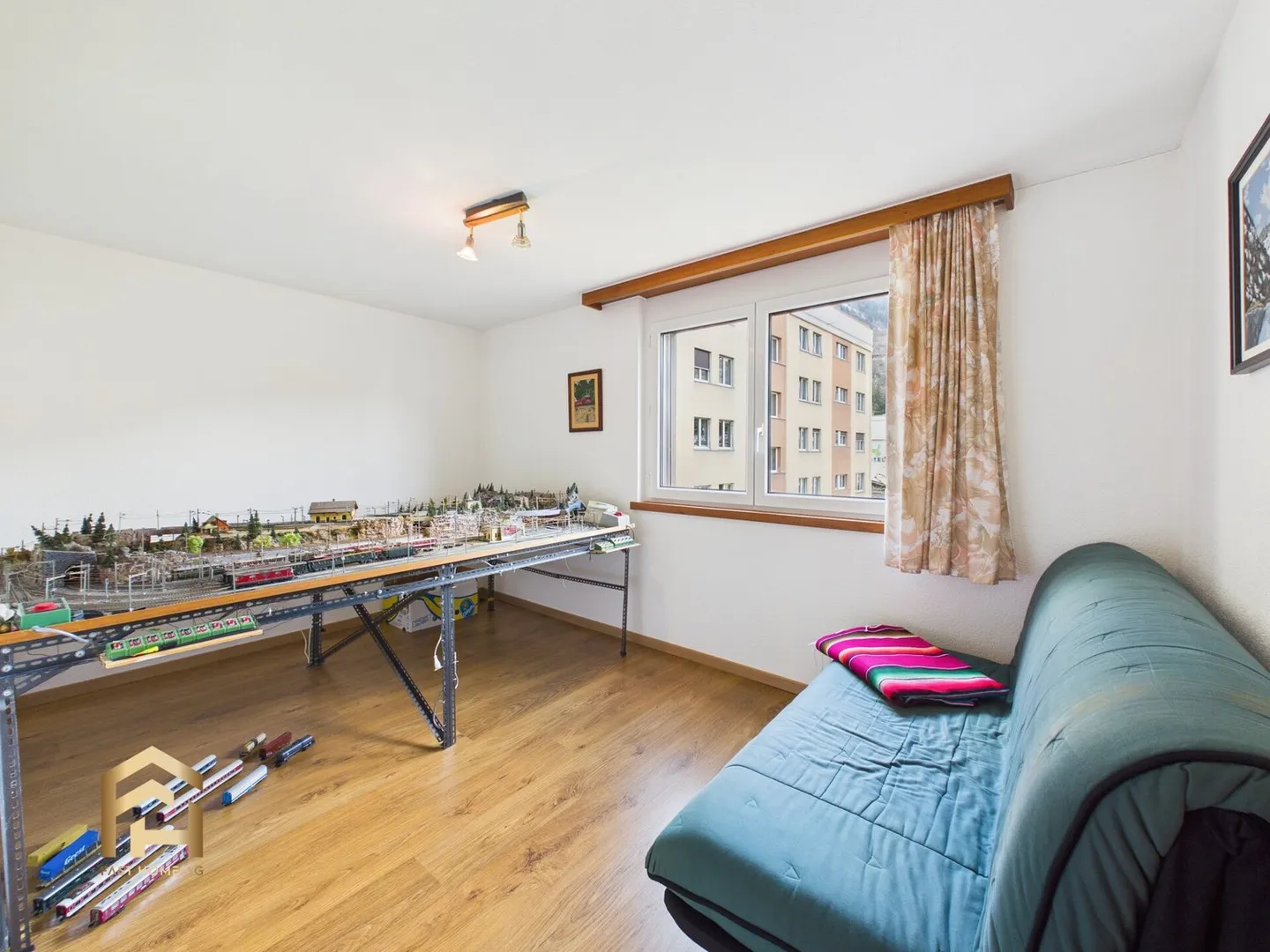 Sunny 4.5-room apartment with two balconies, winter garden and view - Photo 11 of 13