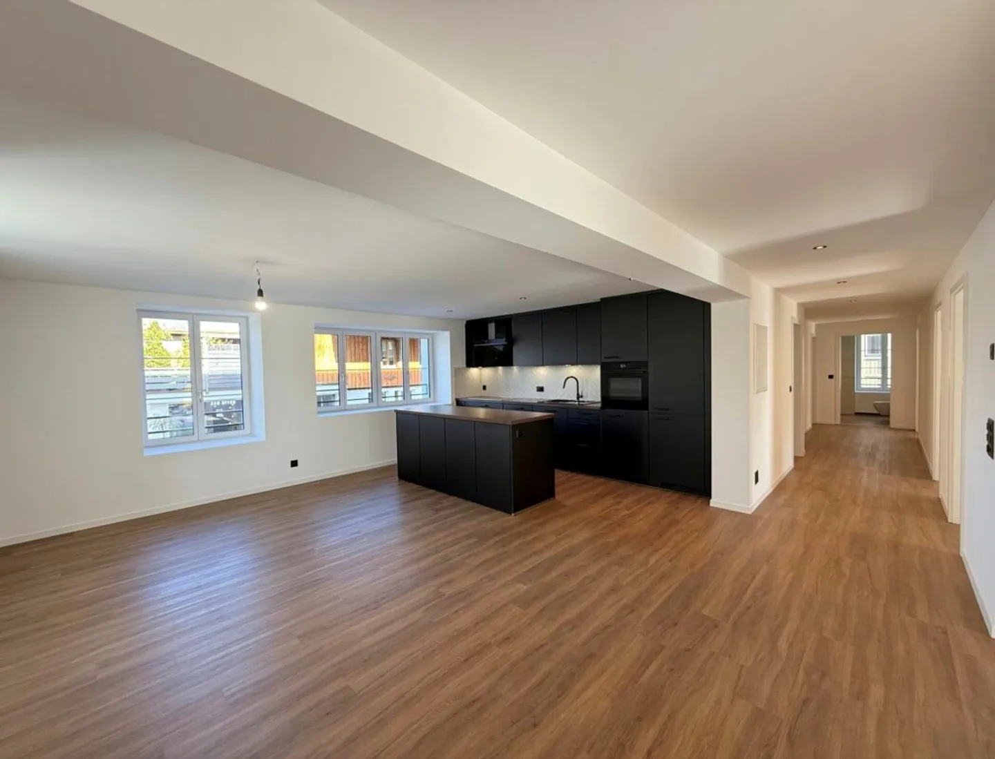 Moderne 5.5-Zimmer-Wohnung mit Garten - stilvolles Wohnen in Affeltrangen - Foto 2 von 9