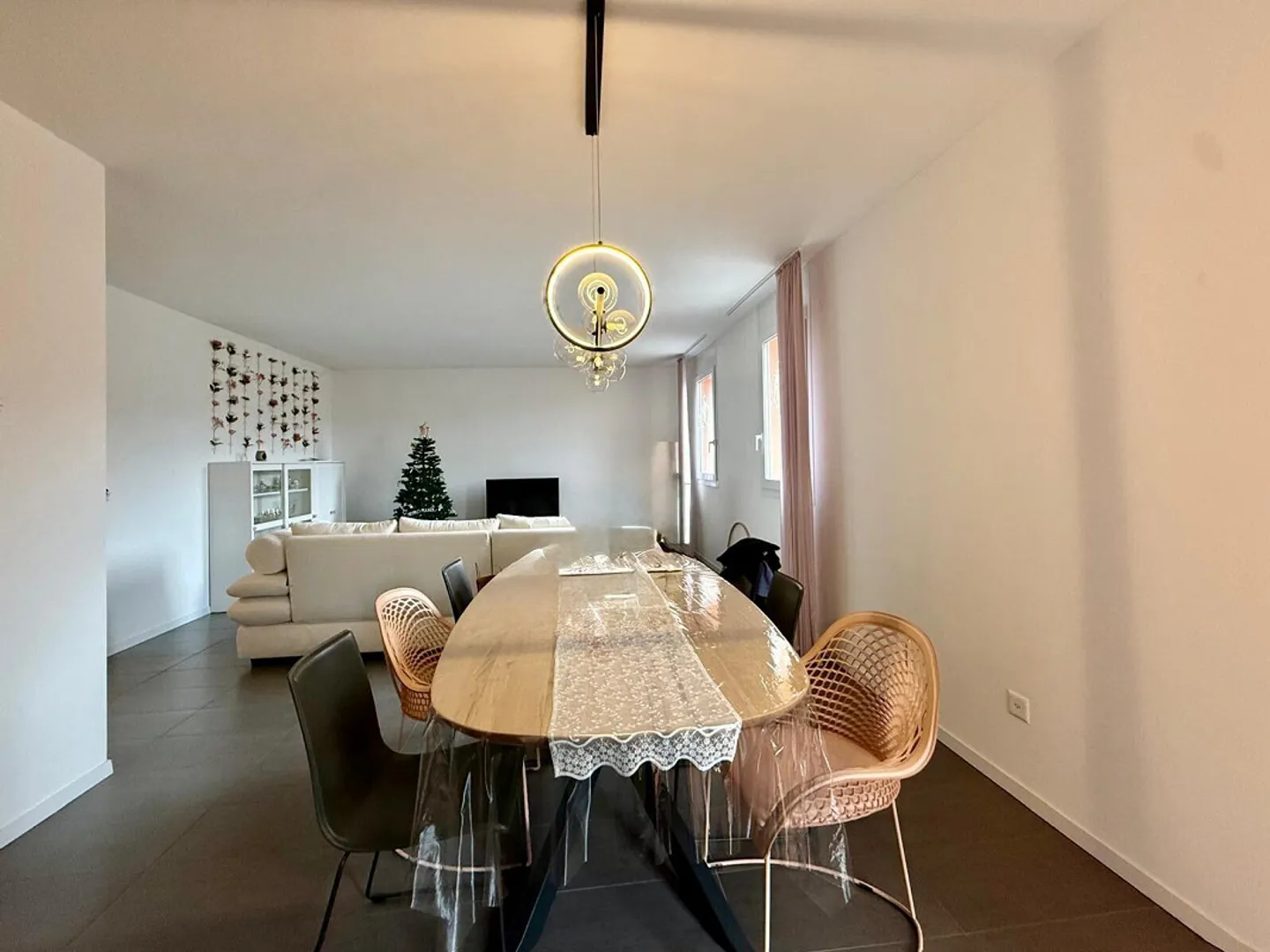 Appartement confortable 3.5 pièces avec deux balcons à Pedrinate - Photo 2 sur 10