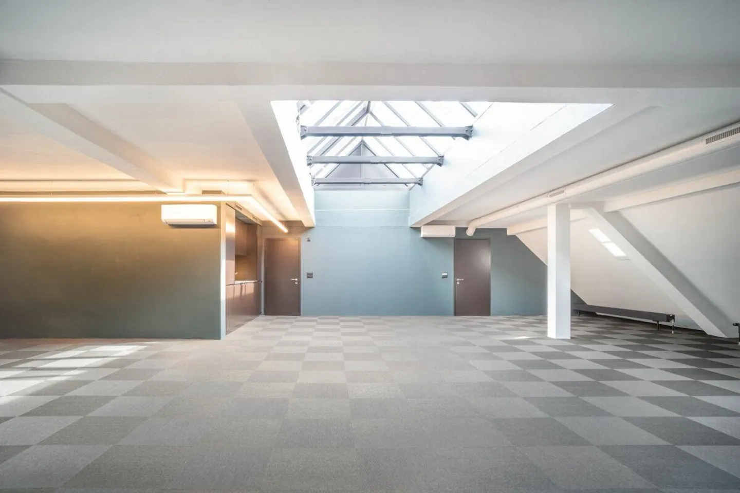 Travailler au-dessus des toits de Lucerne ! - Photo 5 sur 7