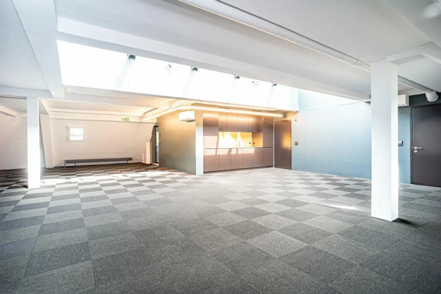 Travailler au-dessus des toits de Lucerne ! - Photo 6 sur 7