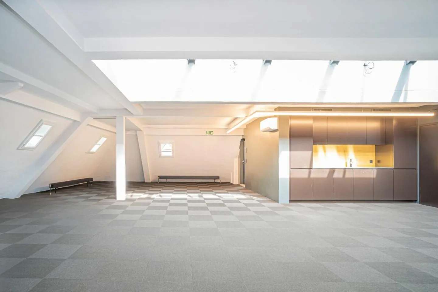 Travailler au-dessus des toits de Lucerne ! - Photo 2 sur 7