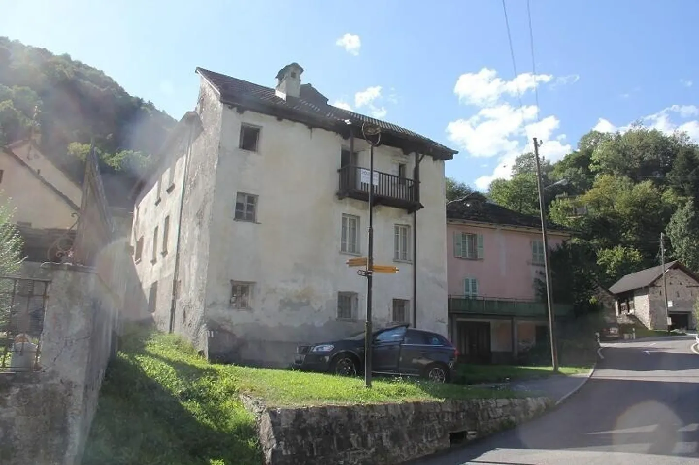 Charmantes 12-Zimmer-Dorfhaus - Foto 1 von 13