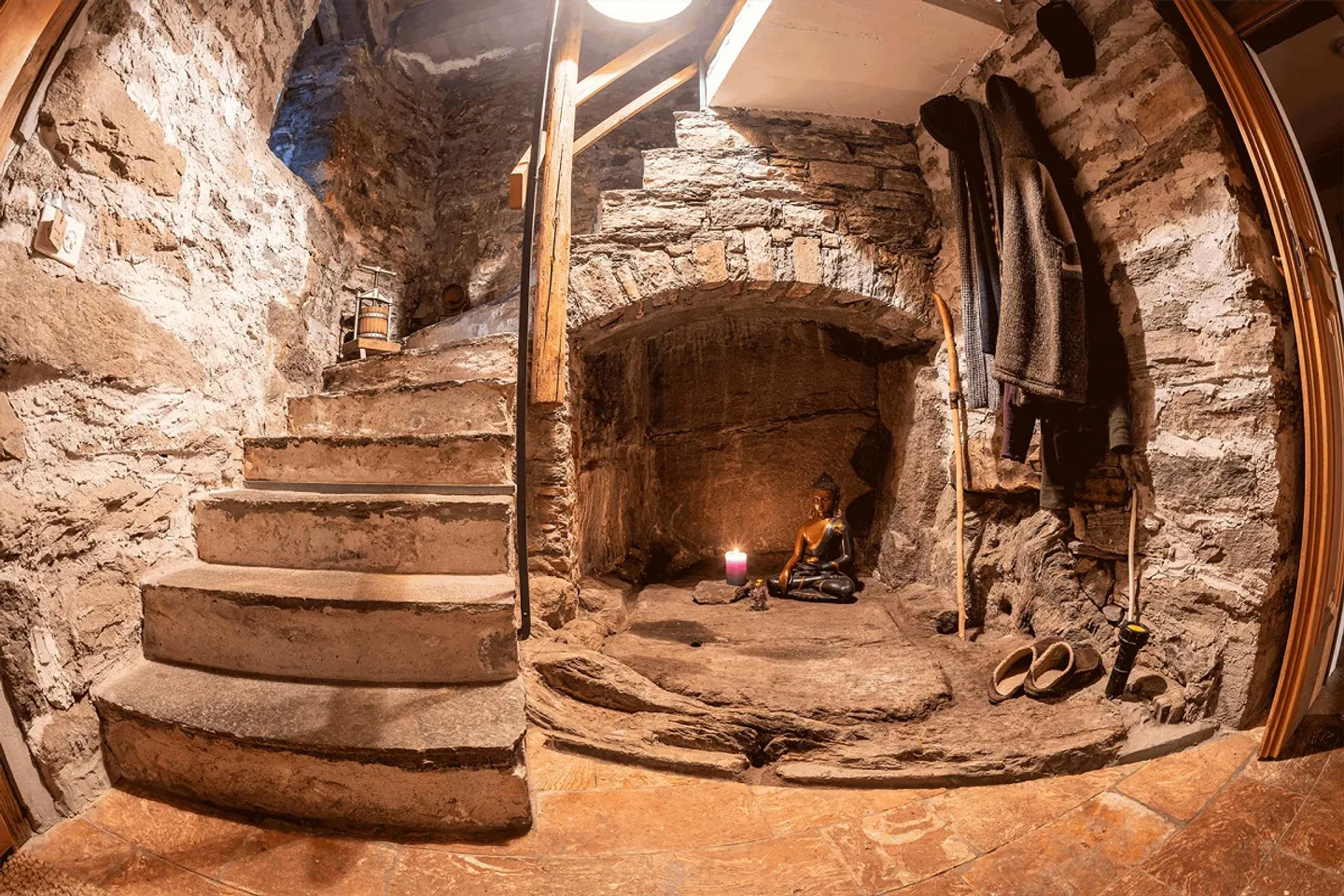 Rustic Lover's Object in Mergoscia - Photo 11 of 25