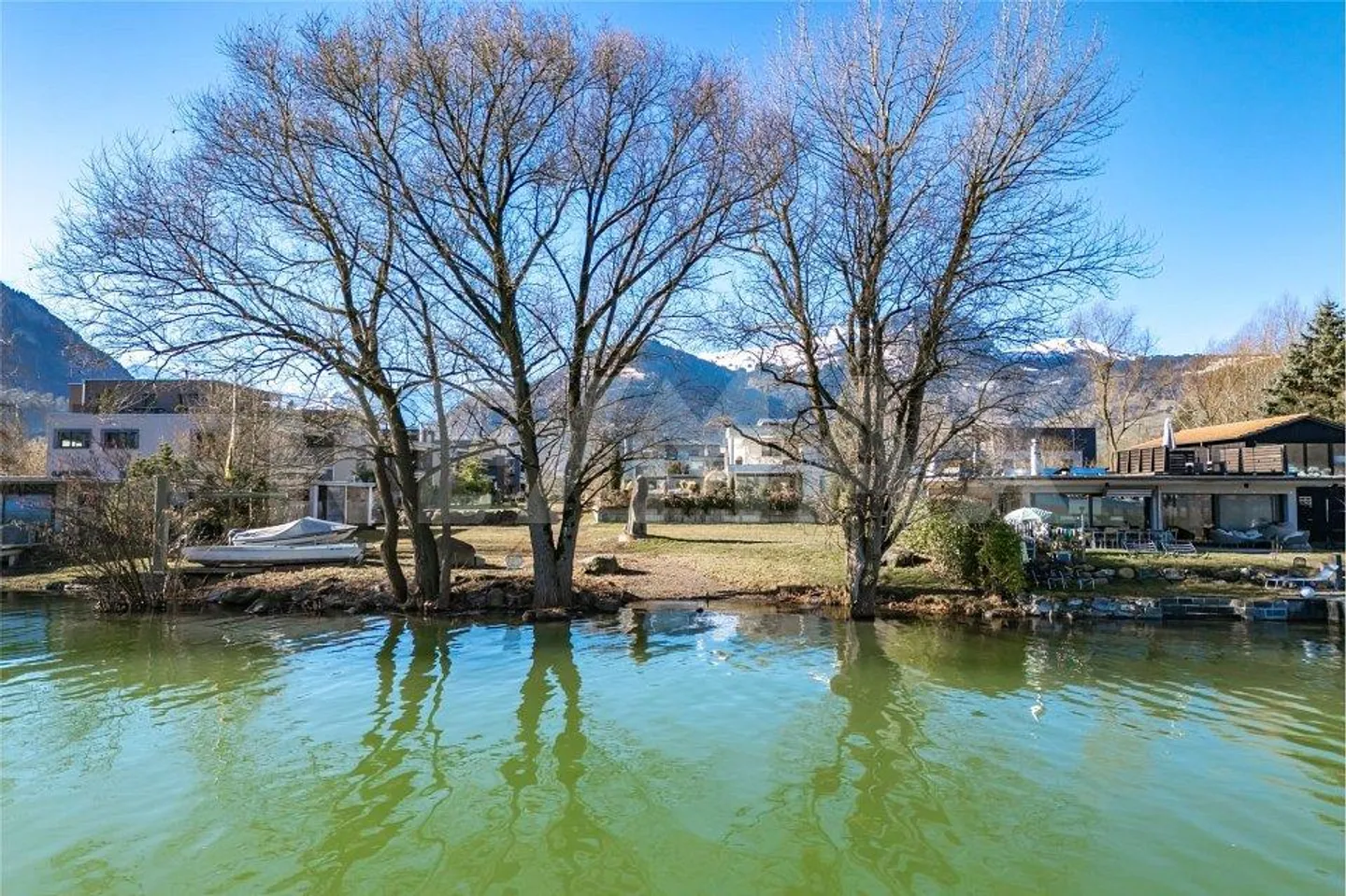 Modern single-family house with share of lake plot - the exclusive Gel... - Photo 2 of 13