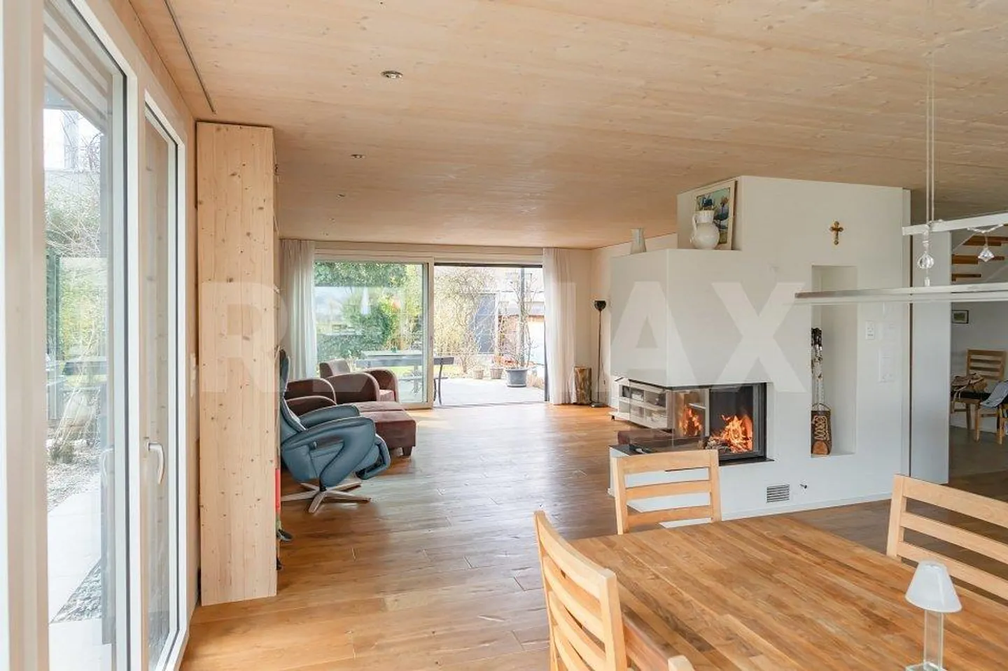 Modern single-family house with share of lake plot - the exclusive Gel... - Photo 13 of 13