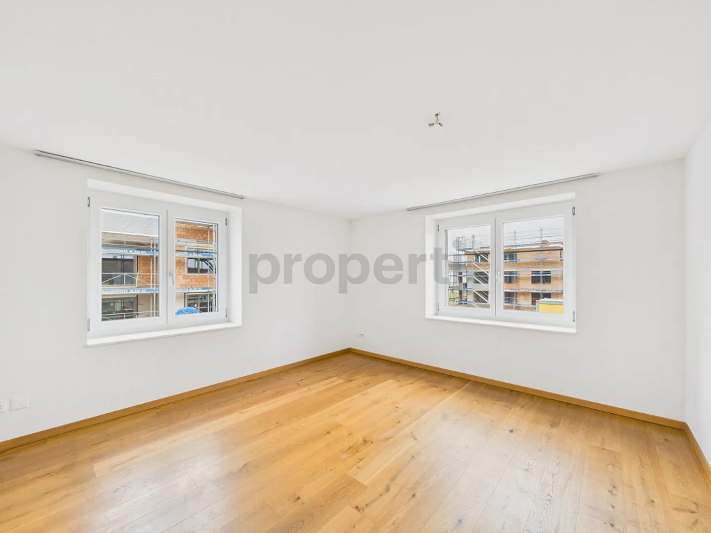 Appartement moderne de 4,5 pièces avec balcon à Güttingen - Photo 4 sur 10