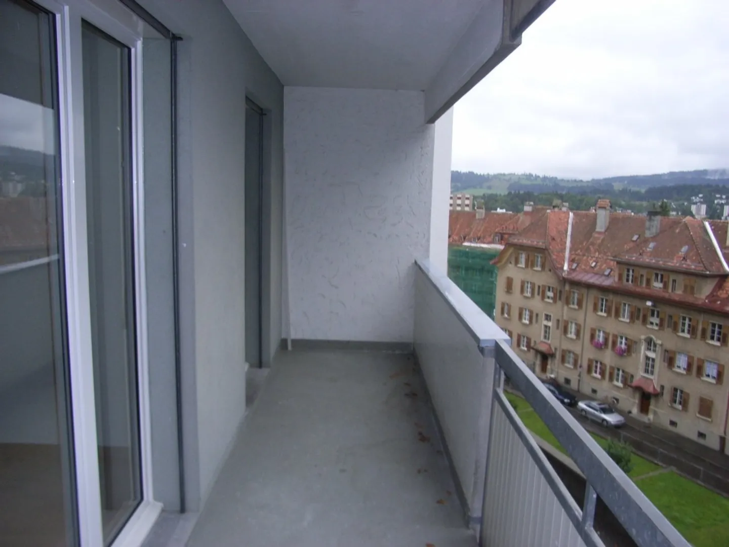 APPARTAMENTO CON BALCONE IN UN QUARTIERE TRANQUILLO - Foto 3 di 7