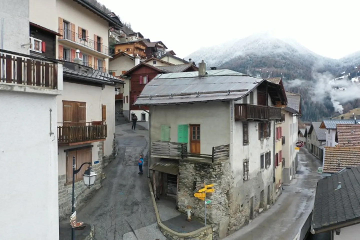 5.5 Room Duplex Apartment in the Heart of the Village of Isérables - Photo 6 of 6