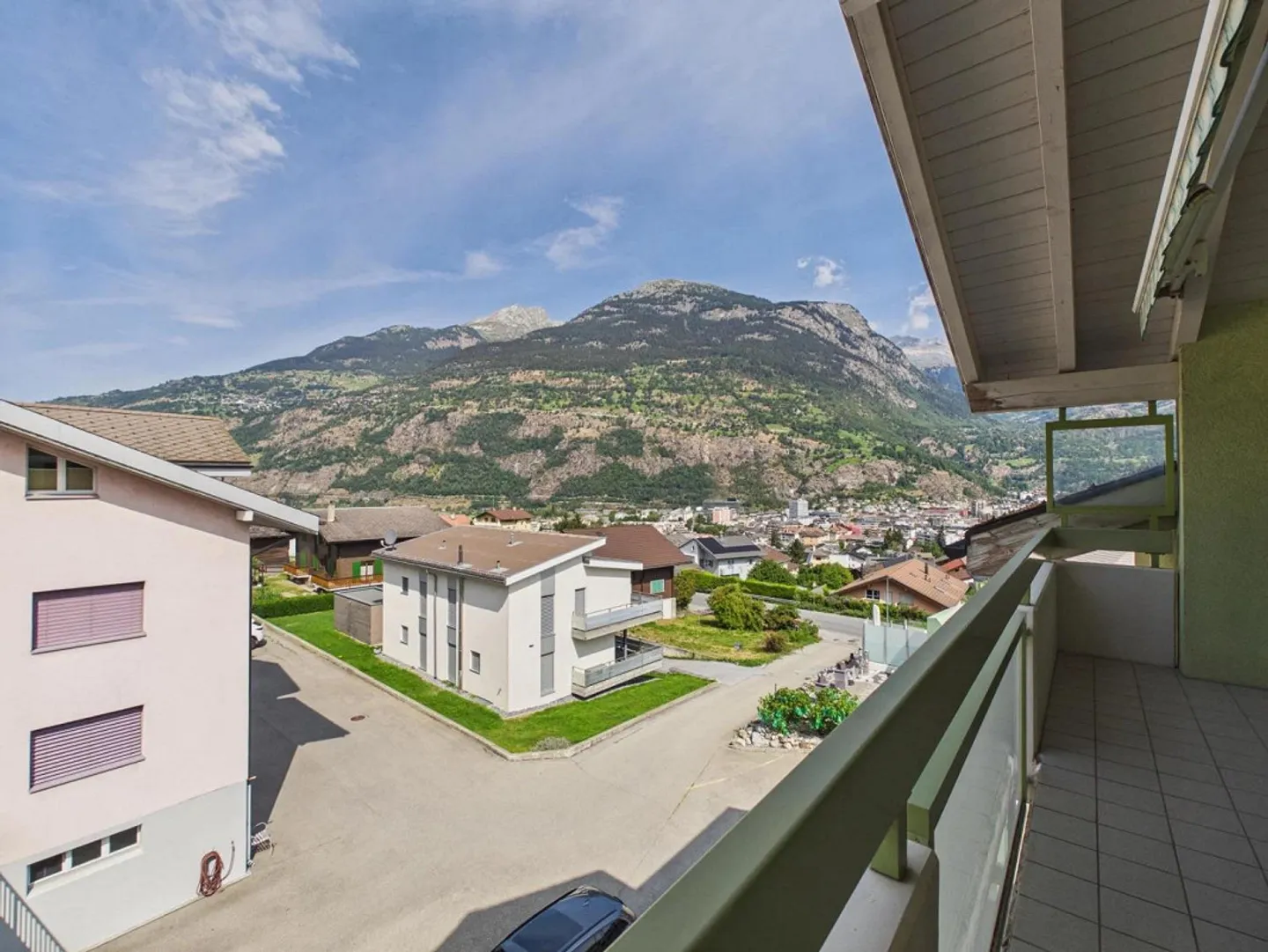 Exclusive penthouse apartment in a quiet location in Brig-Glis - Photo 12 of 20
