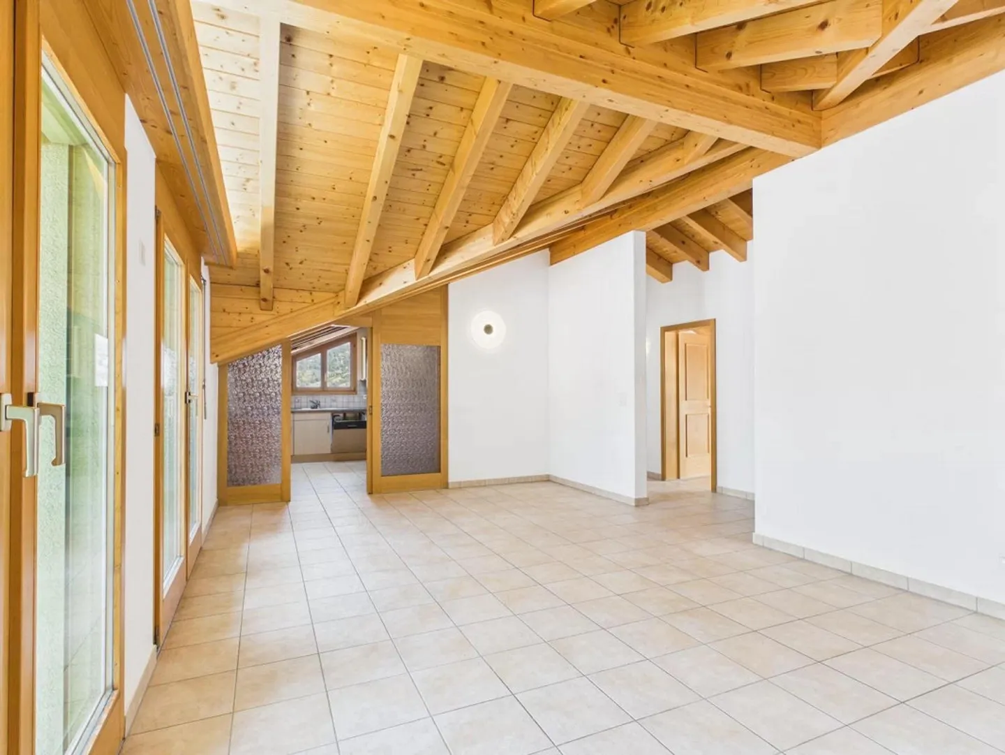 Exclusive penthouse apartment in a quiet location in Brig-Glis - Photo 13 of 20