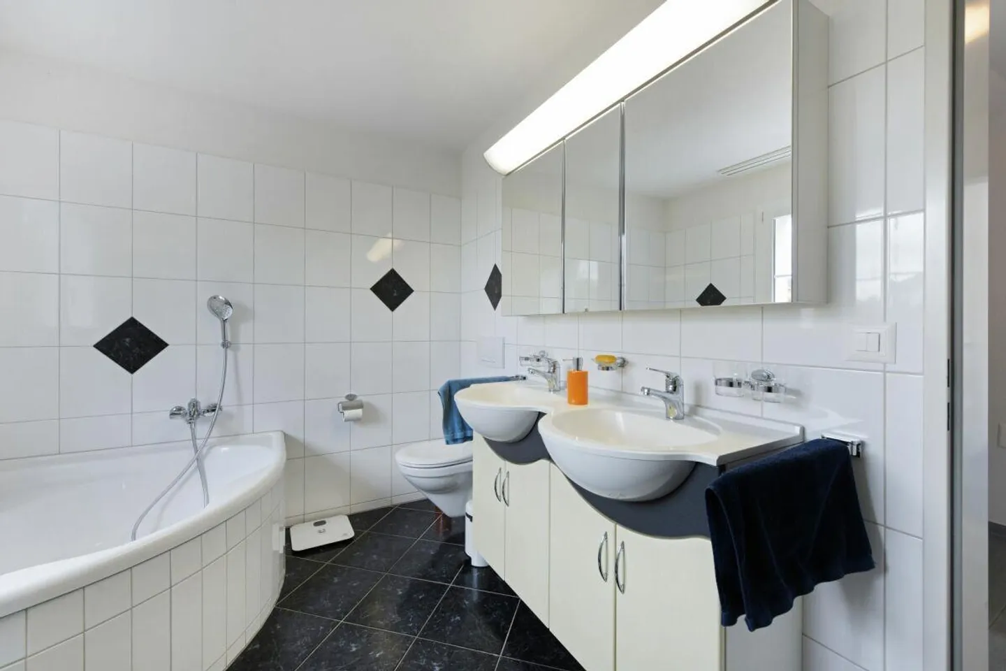 Una casa per sentirsi bene - casa unifamiliare soleggiata in una posizione adatta alle famiglie di Niederuzwil - Foto 18 di 25
