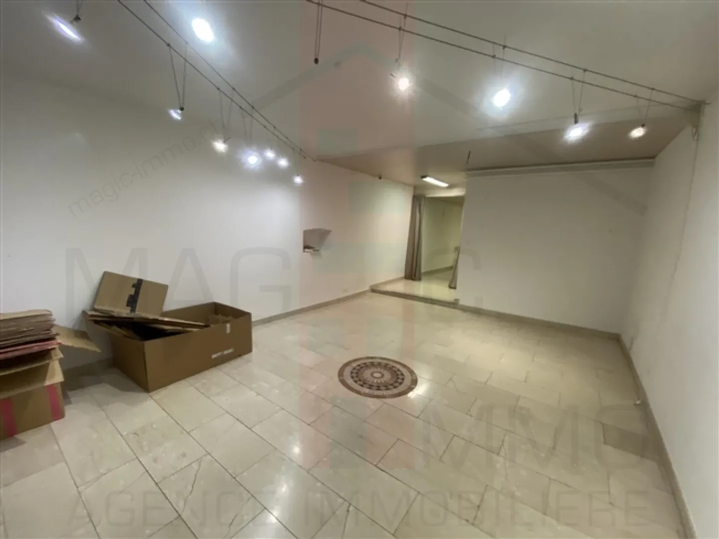 «Gewerbefläche mit Fenster im Stadtzentrum von Delémont» - Foto 3 von 8