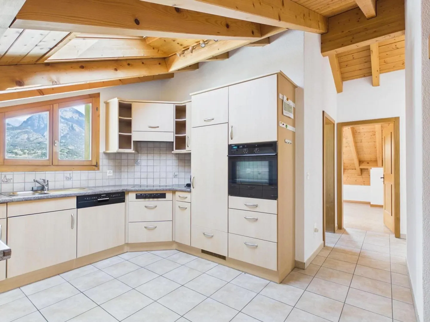 Exclusive penthouse apartment in a quiet location in Brig-Glis - Photo 15 of 20