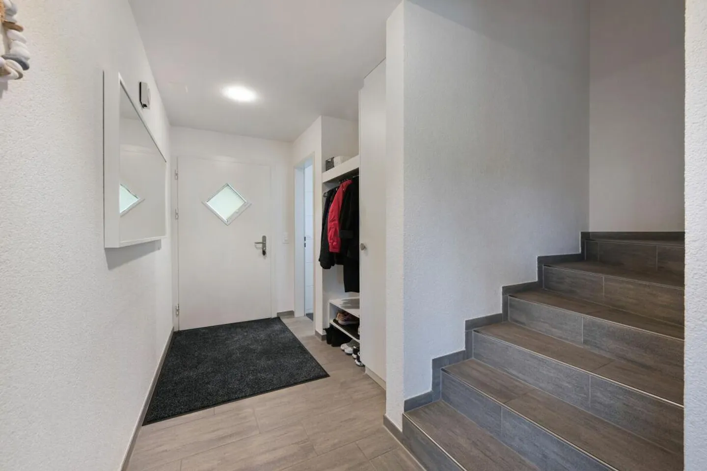 Una casa per sentirsi bene - casa unifamiliare soleggiata in una posizione adatta alle famiglie di Niederuzwil - Foto 12 di 25
