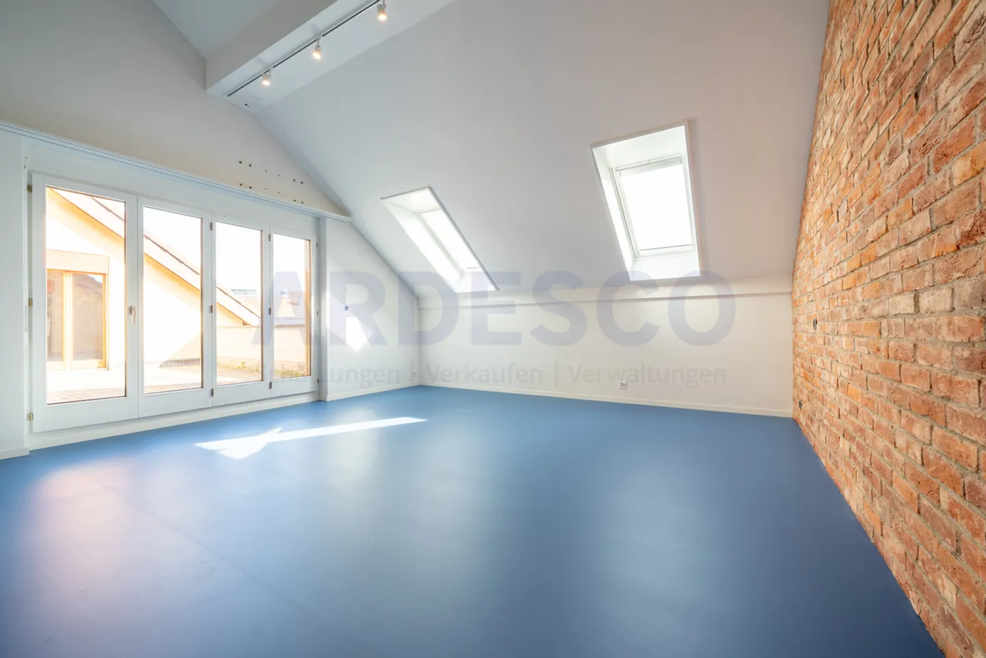 Appartement élégant avec terrasse - Photo 1 sur 13