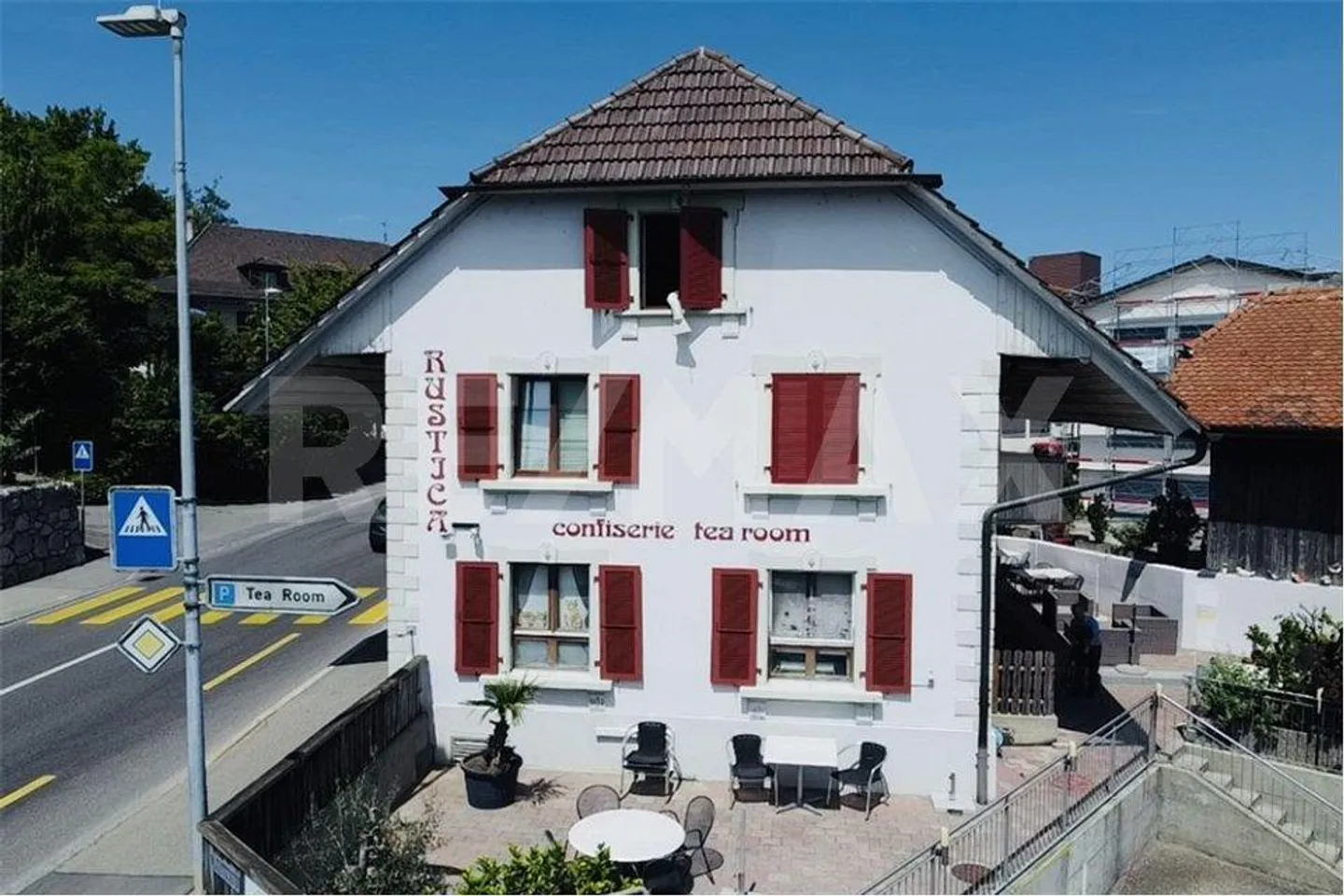 Gewerbe- und Wohnhaus - Foto 1 von 13