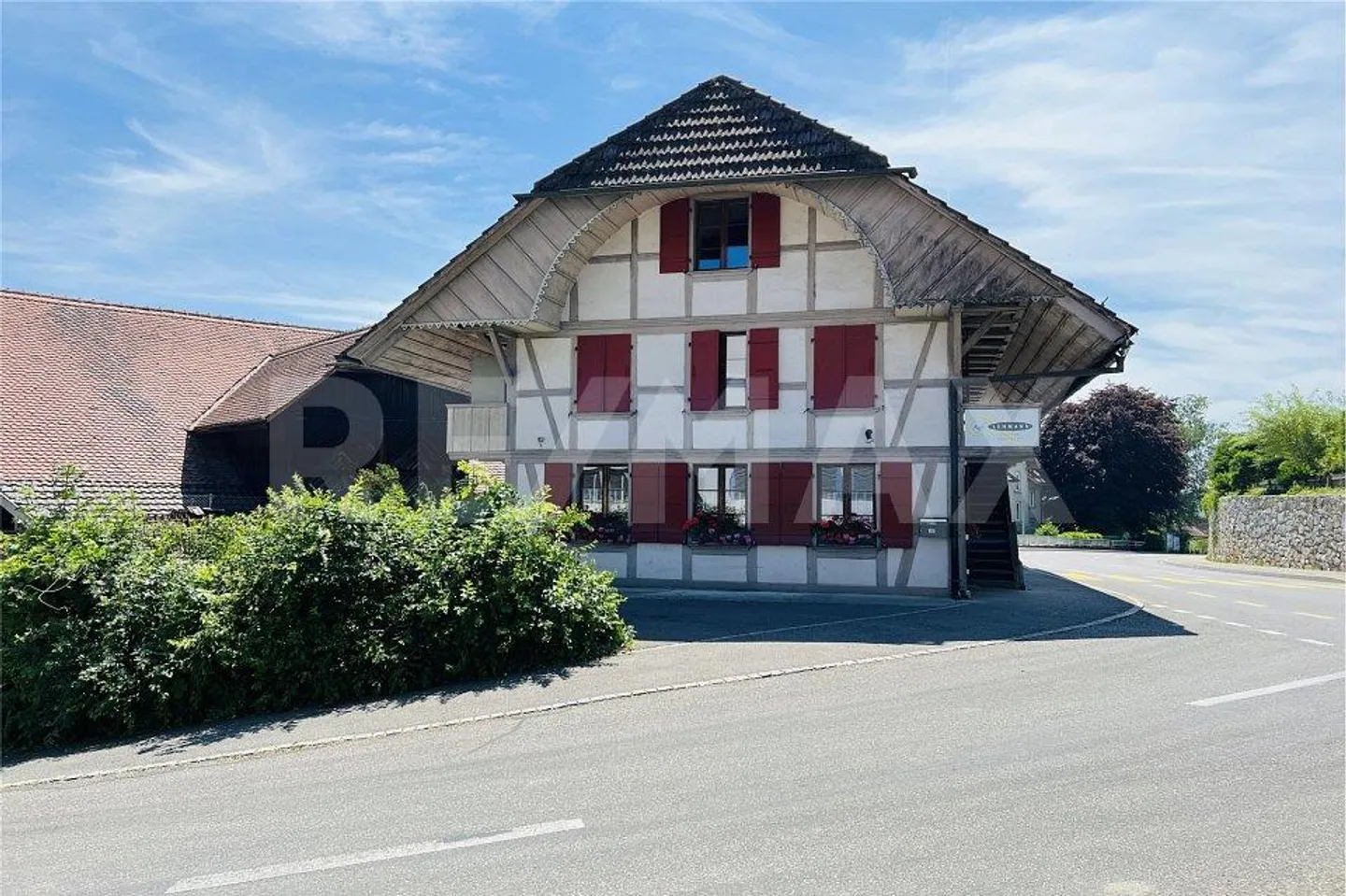 Gewerbe- und Wohnhaus - Foto 2 von 13