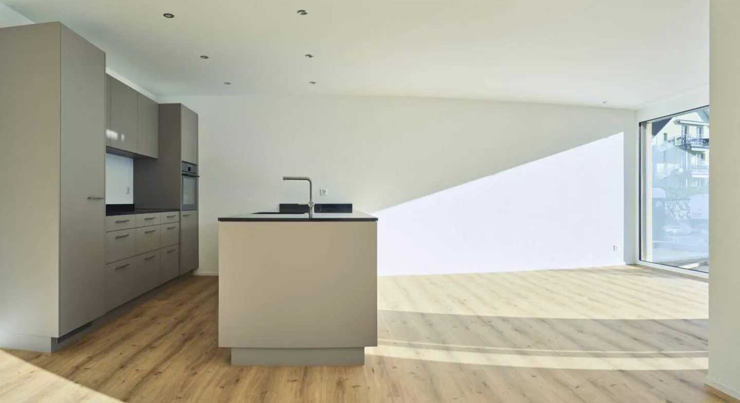 Grosszügige Wohnung mit Sitzplatz - Foto 1 von 9