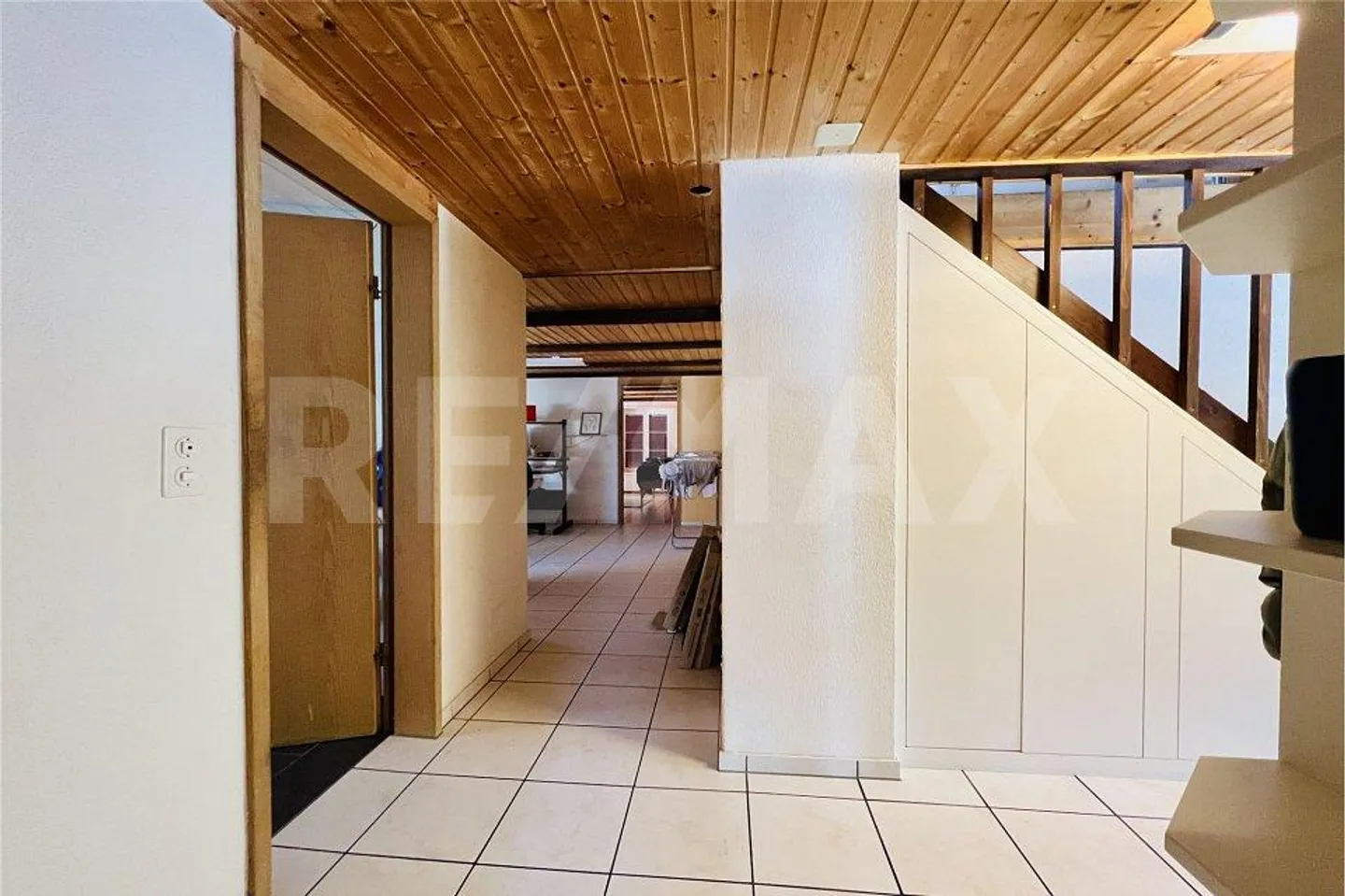 Gewerbe- und Wohnhaus - Foto 9 von 13