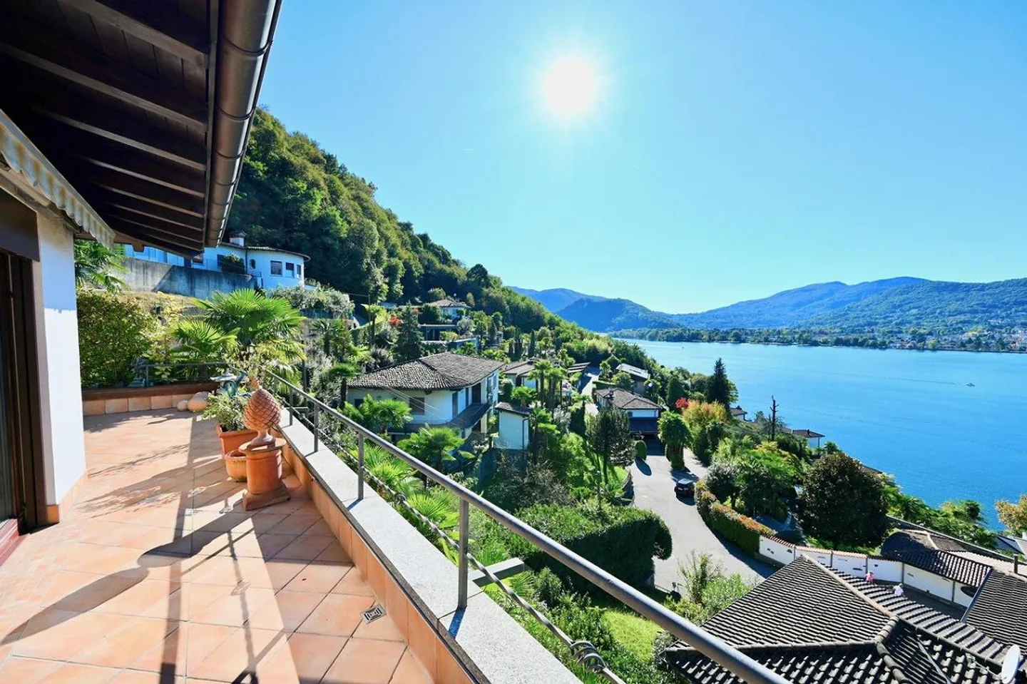 Elegant Penthouse with Breathtaking 180° View of the Lake - Holiday Home - Photo 3 of 24