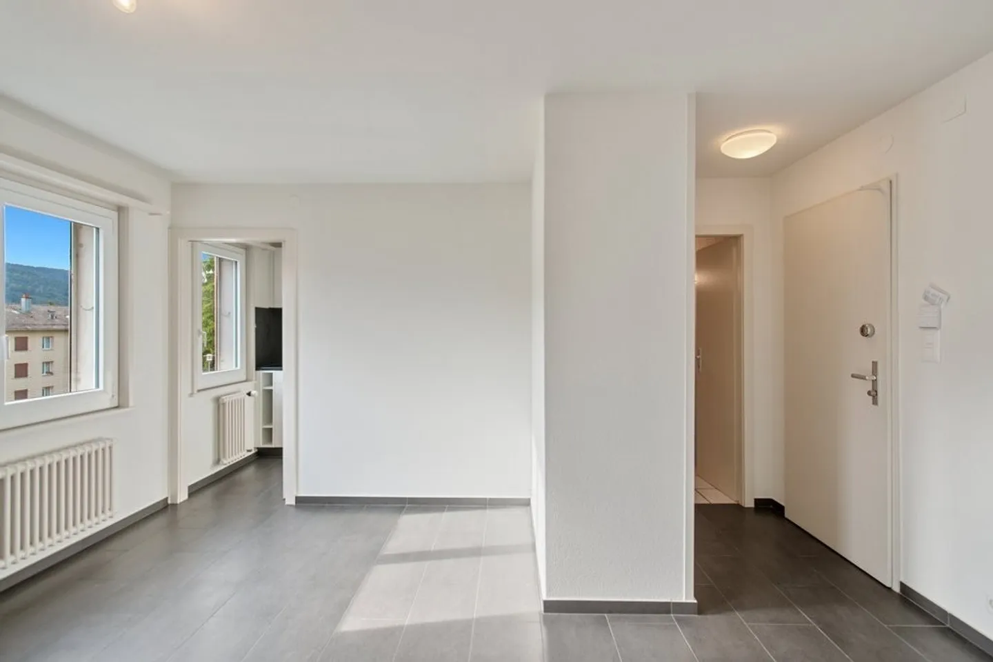 Charming 1-room apartment - Photo 3 of 4