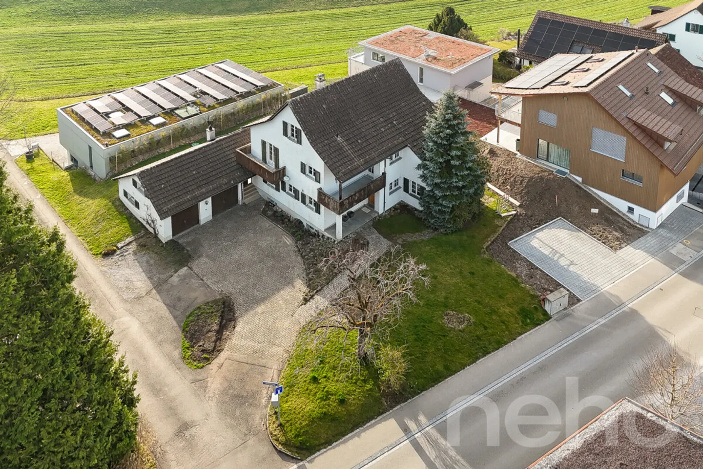 Geräumiges Einfamilienhaus - Foto 1 von 12
