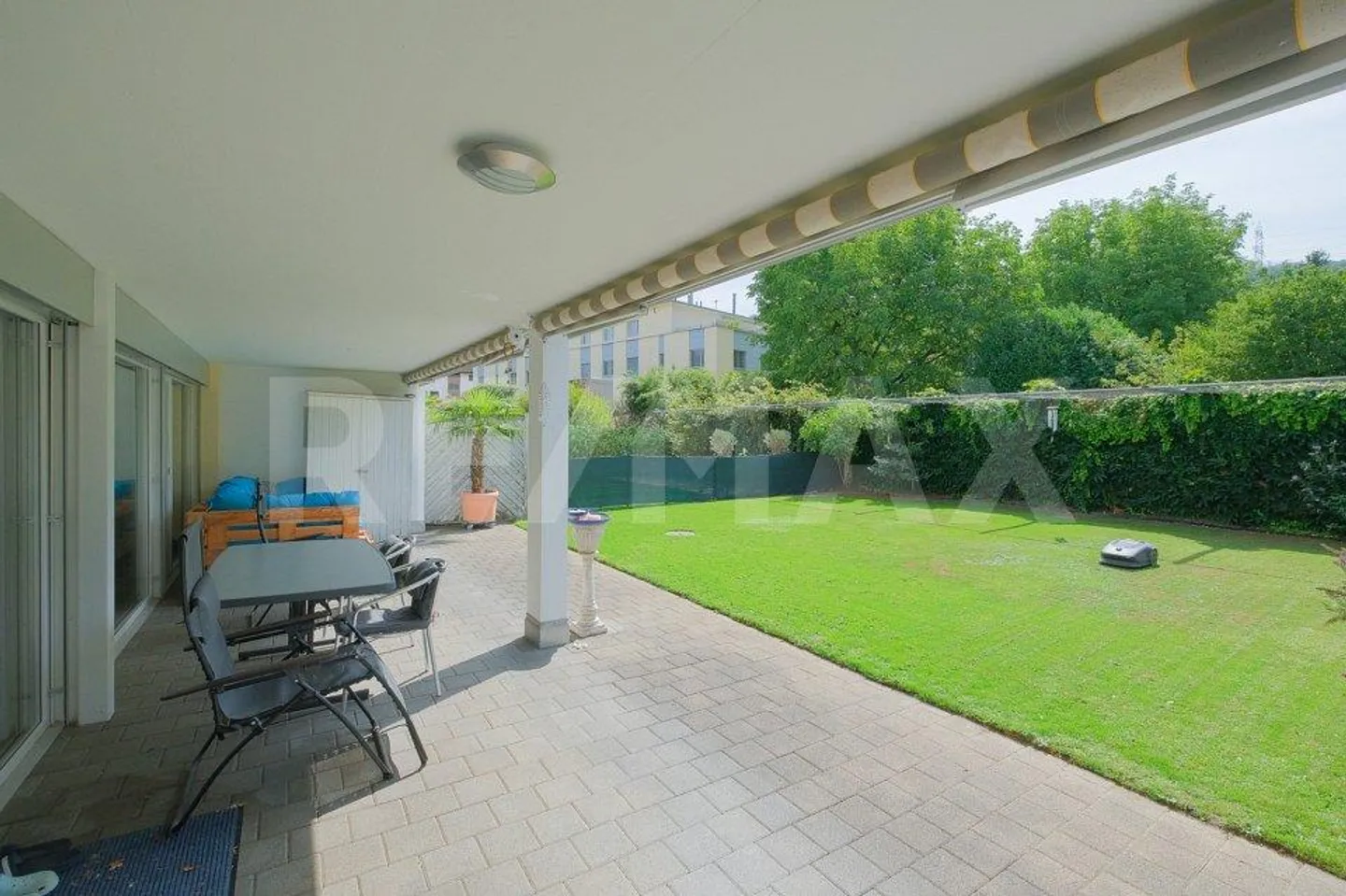 Jardin spacieux et qualité de vie élevée - Photo 12 sur 13
