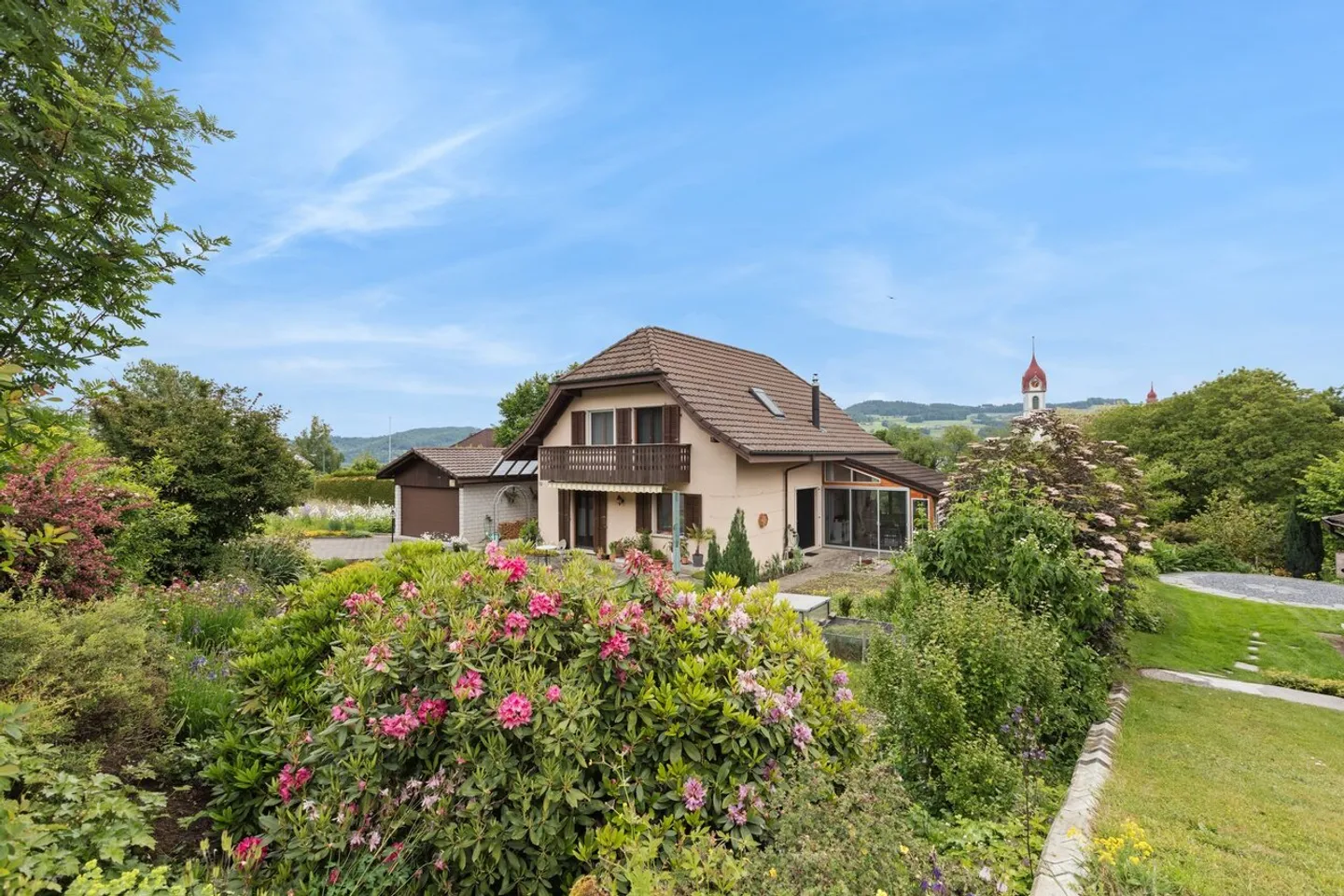 Family Paradise in a Nature-Friendly Location - Photo 1 of 10