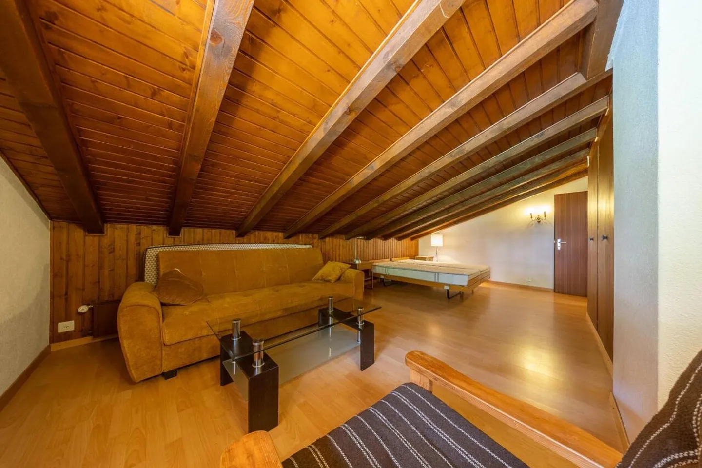 Charming 2.5-room apartment with sloping roof in the center of the resort - Photo 5 of 9