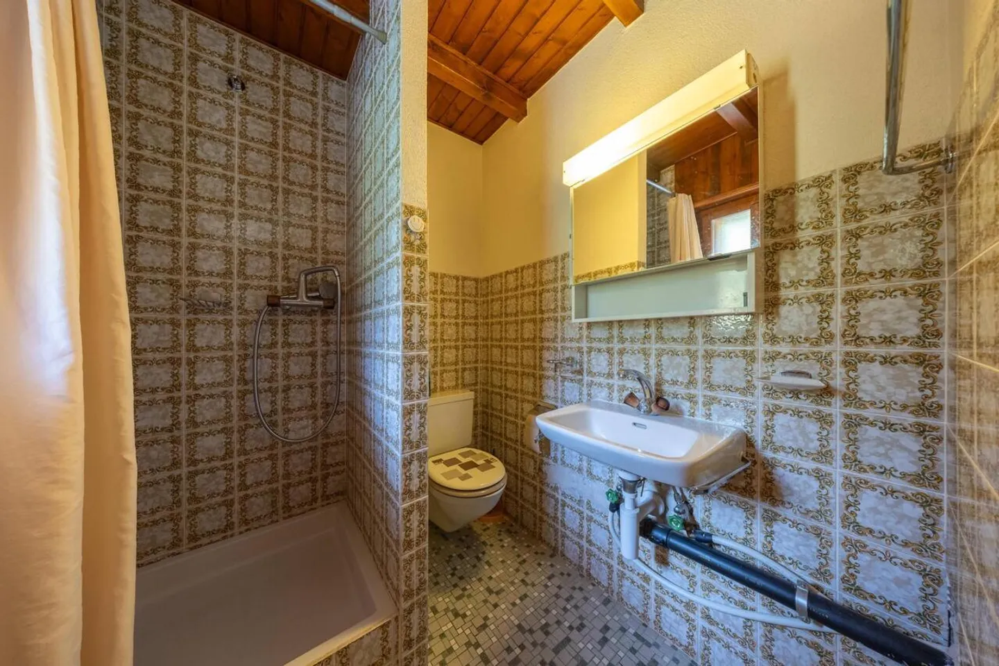 Charming 2.5-room apartment with sloping roof in the center of the resort - Photo 7 of 9