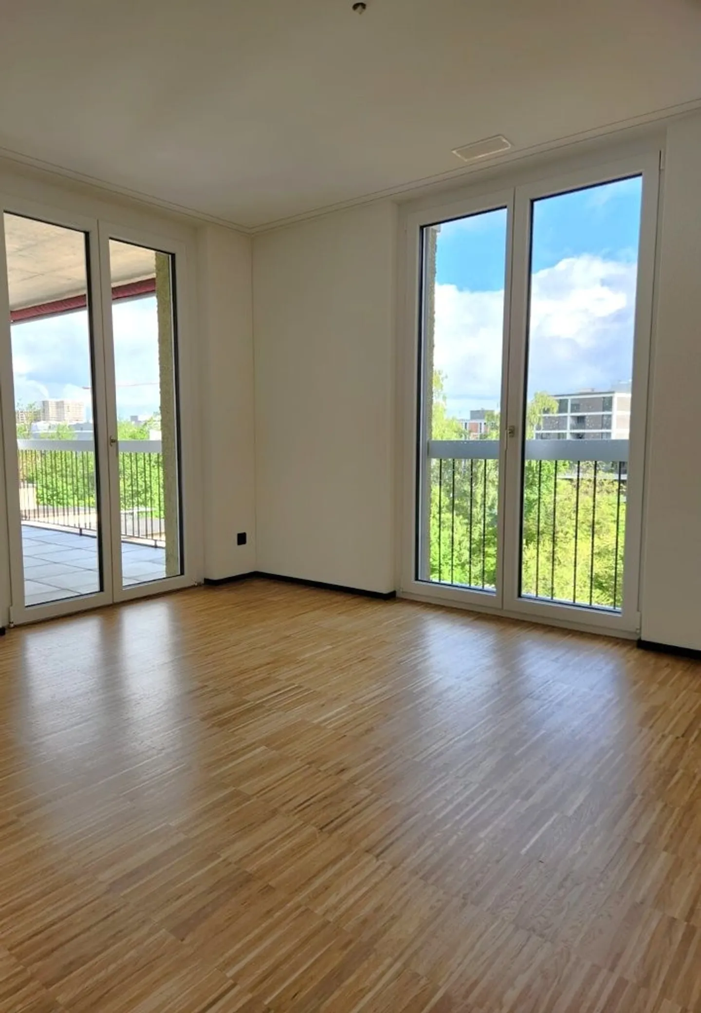 Appartement neuf attrayant dans le meilleur emplacement directement sur la Glatt - Photo 4 sur 8