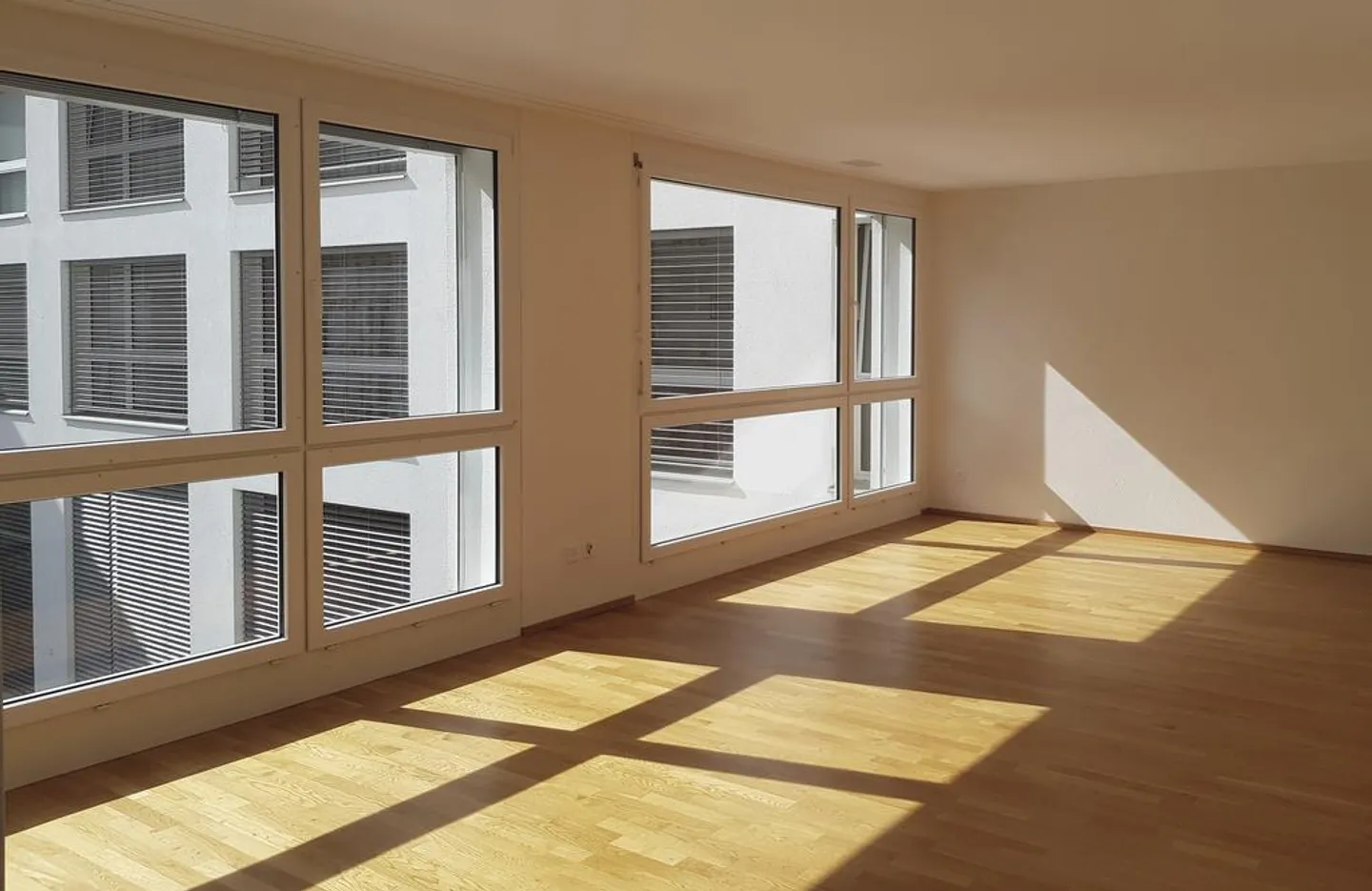 Appartamento 4.5 stanze al 1° piano - Foto 3 di 6