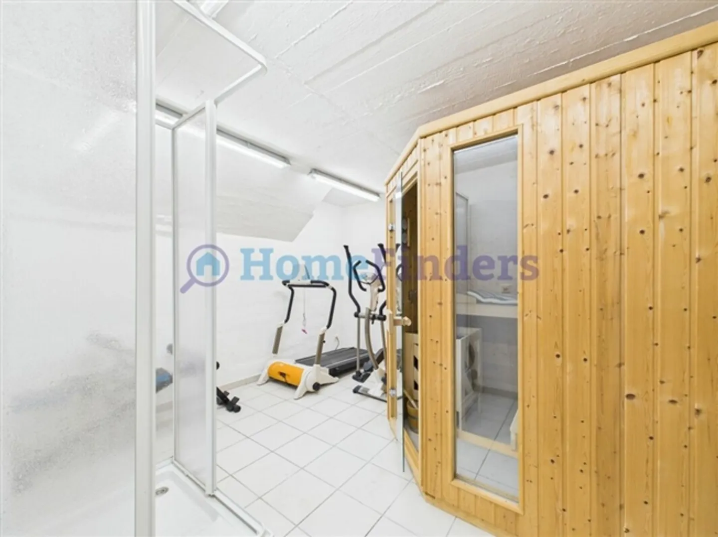 «ZENTRAL- FREQUENZSTARK MIT POTENZIAL» - Foto 9 von 10