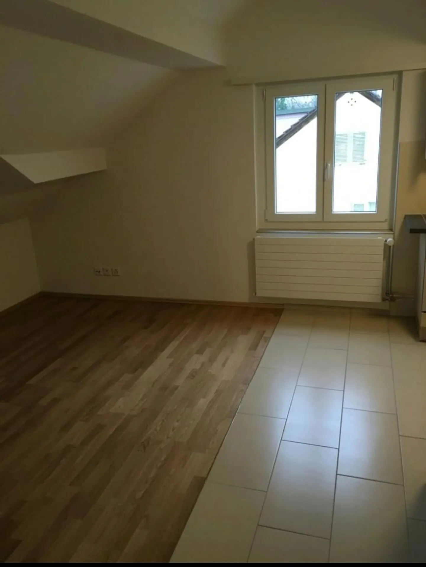 Renovated 2.5 Room Apartment in Prime Location in Luterbach - Photo 2 of 6