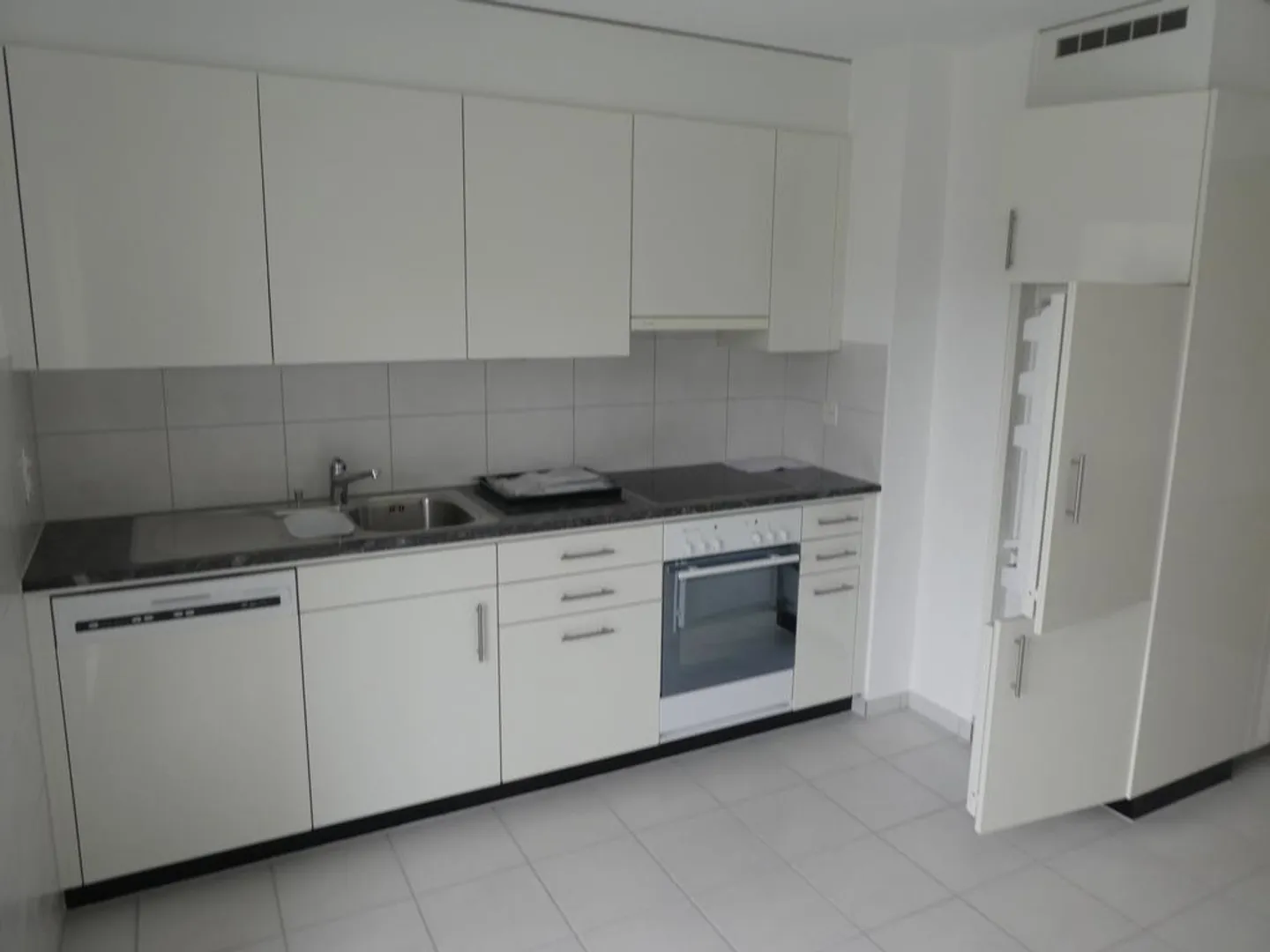 3.5 Room Garden Apartment after Complete Renovation Bathroom for Rent - Photo 3 of 9