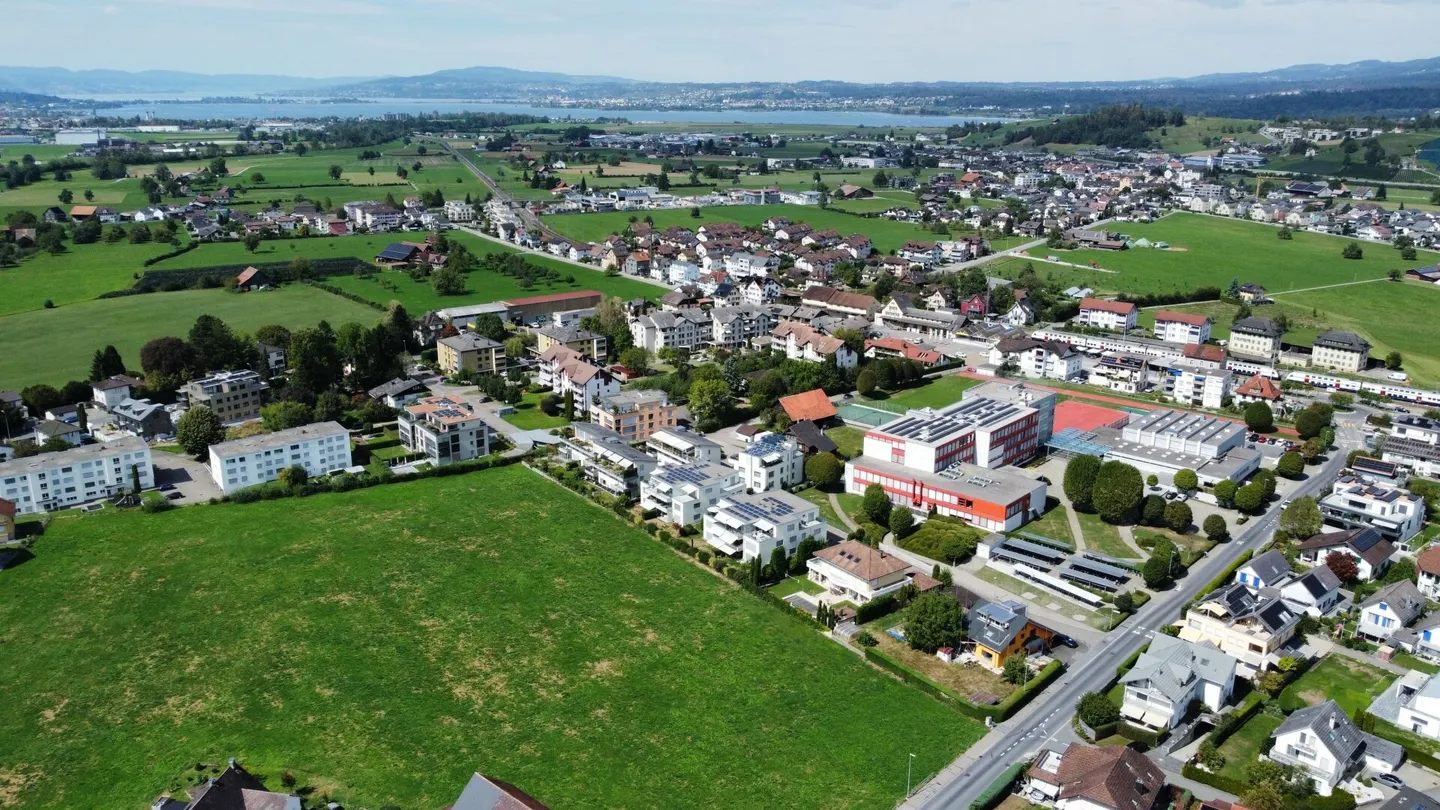 Appartamento attico esclusivo con vista panoramica - vivere modernamente al massimo livello - Foto 2 di 2