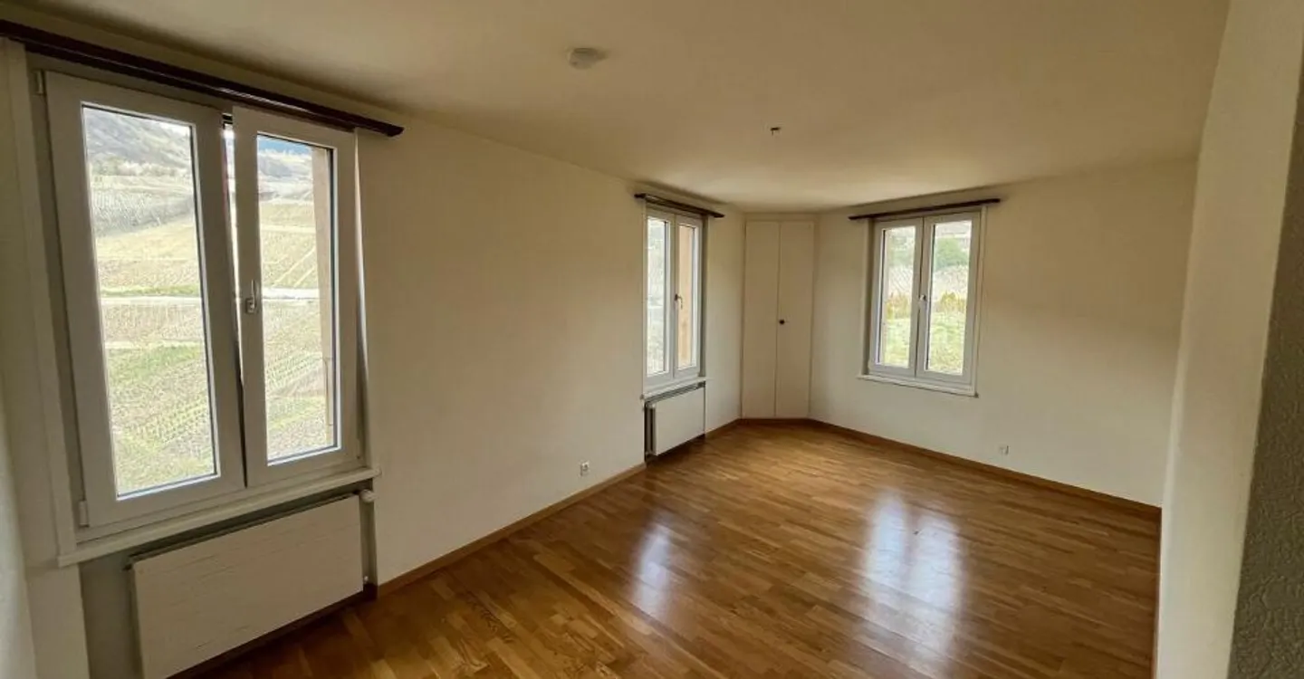 Beautiful 5-room apartment - Photo 3 of 8
