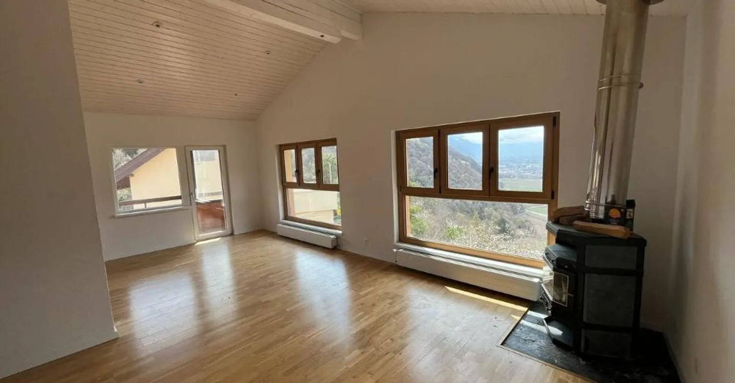 Beautiful 5-room apartment - Photo 1 of 8