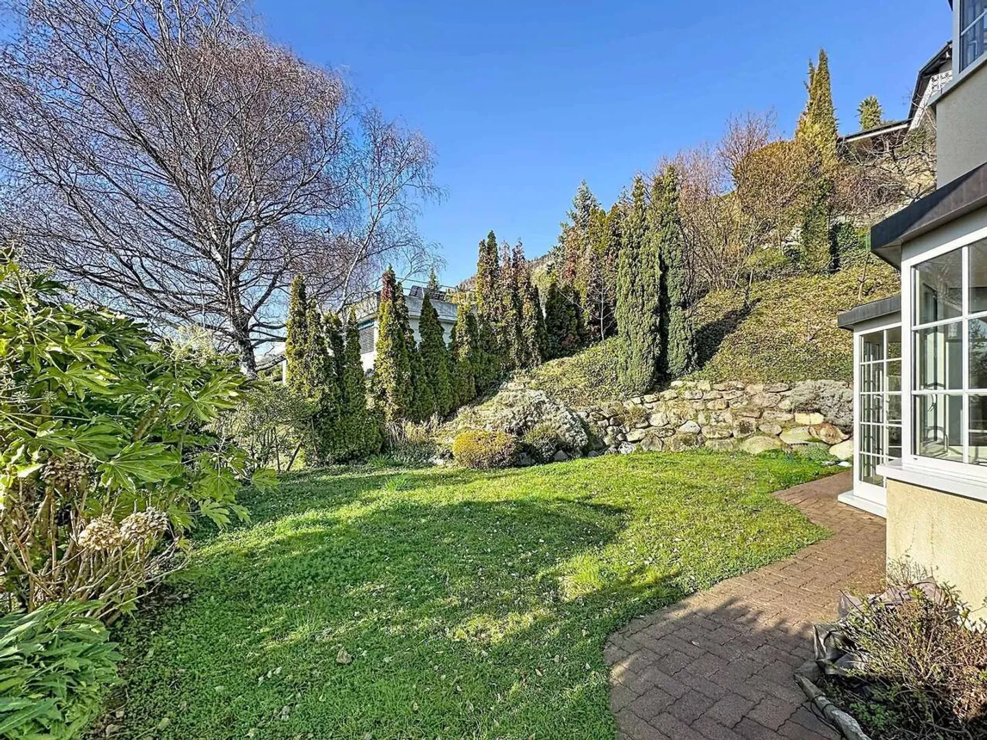 4,5 Zimmer von 147 m2 mit großer Terrasse und privatem Garten - Foto 4 von 13