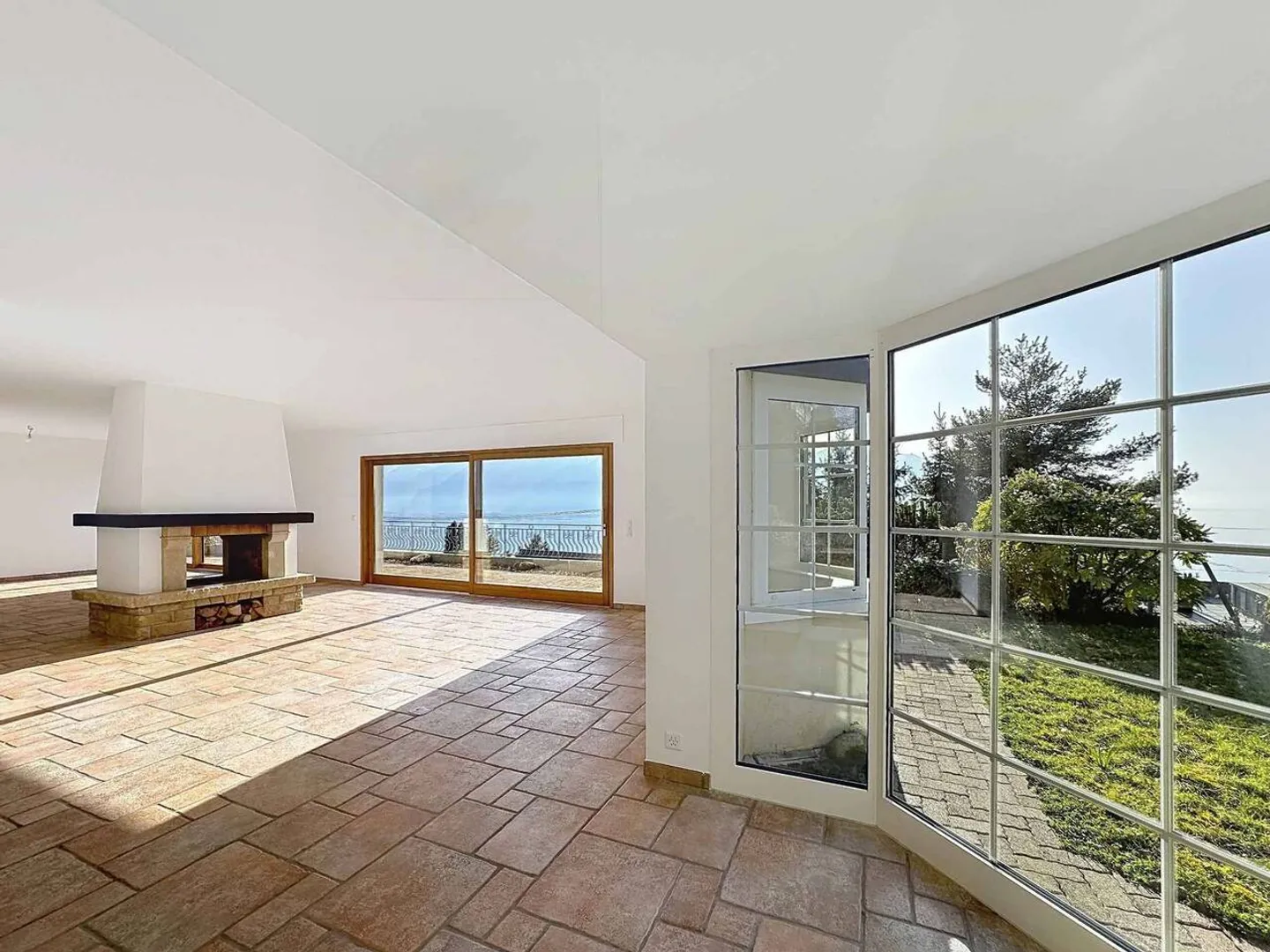 4,5 Zimmer von 147 m2 mit großer Terrasse und privatem Garten - Foto 6 von 13