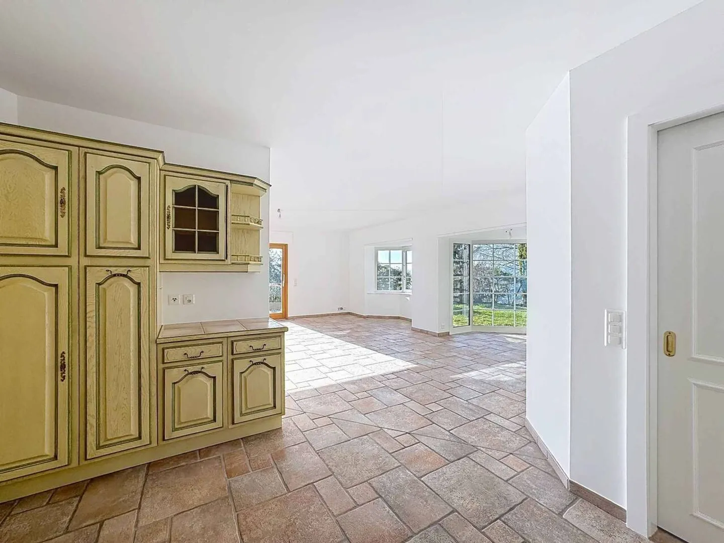 4,5 Zimmer von 147 m2 mit großer Terrasse und privatem Garten - Foto 8 von 13