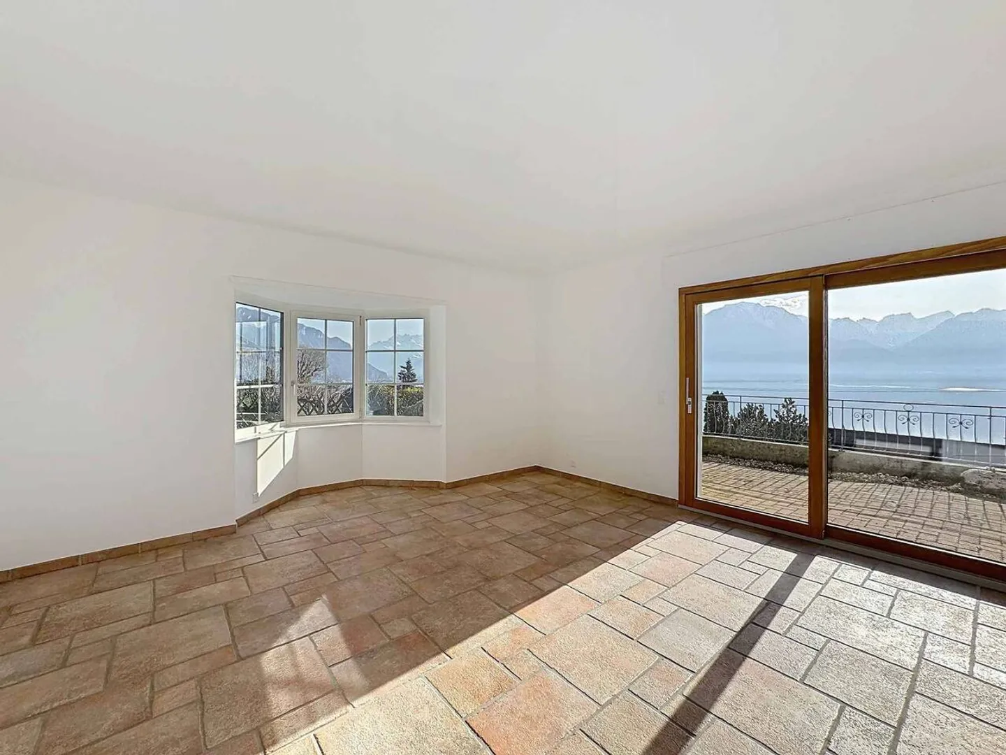 4,5 Zimmer von 147 m2 mit großer Terrasse und privatem Garten - Foto 9 von 13