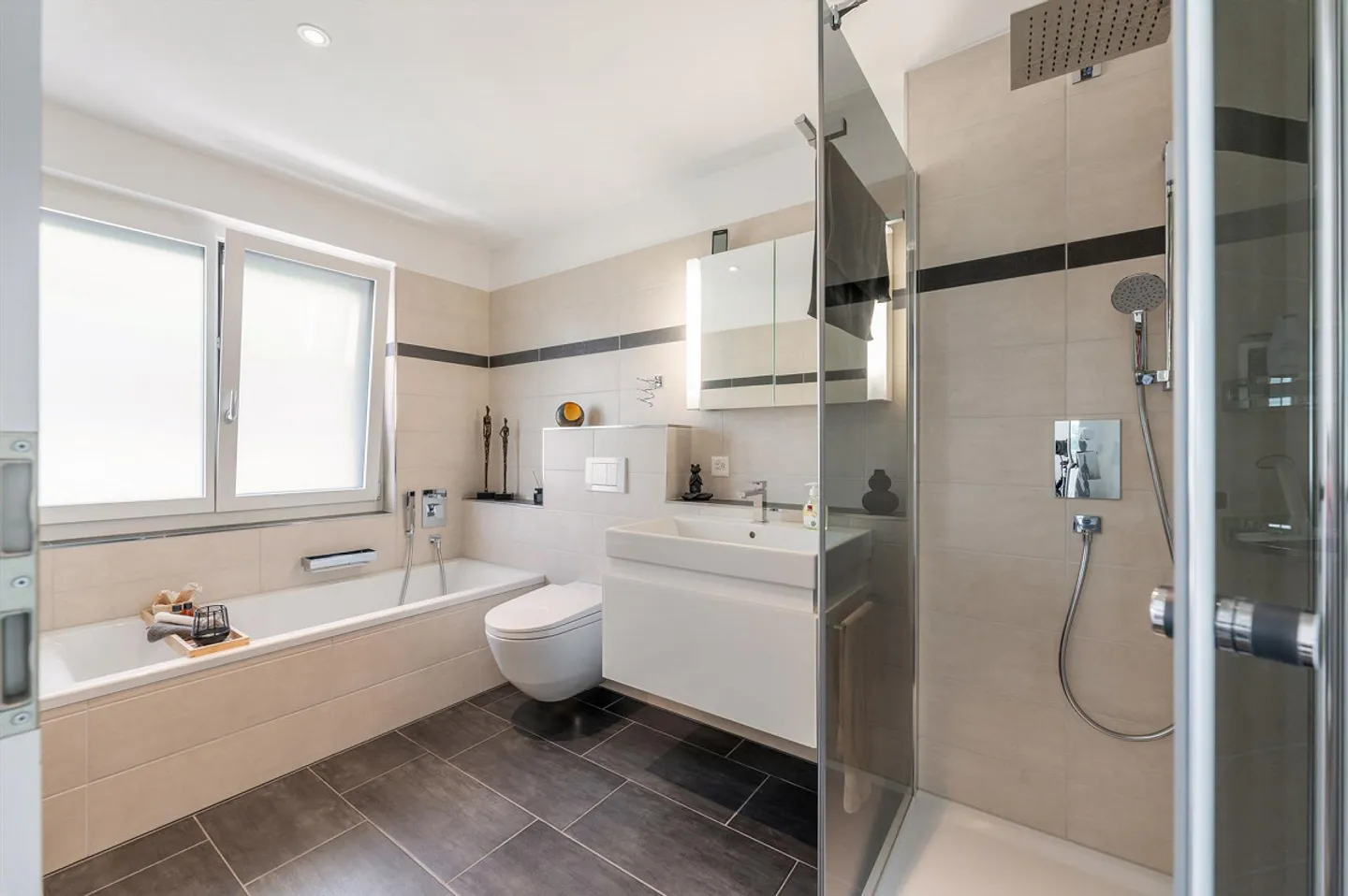 Vivere esclusivamente nel penthouse con molta privacy - Foto 10 di 13